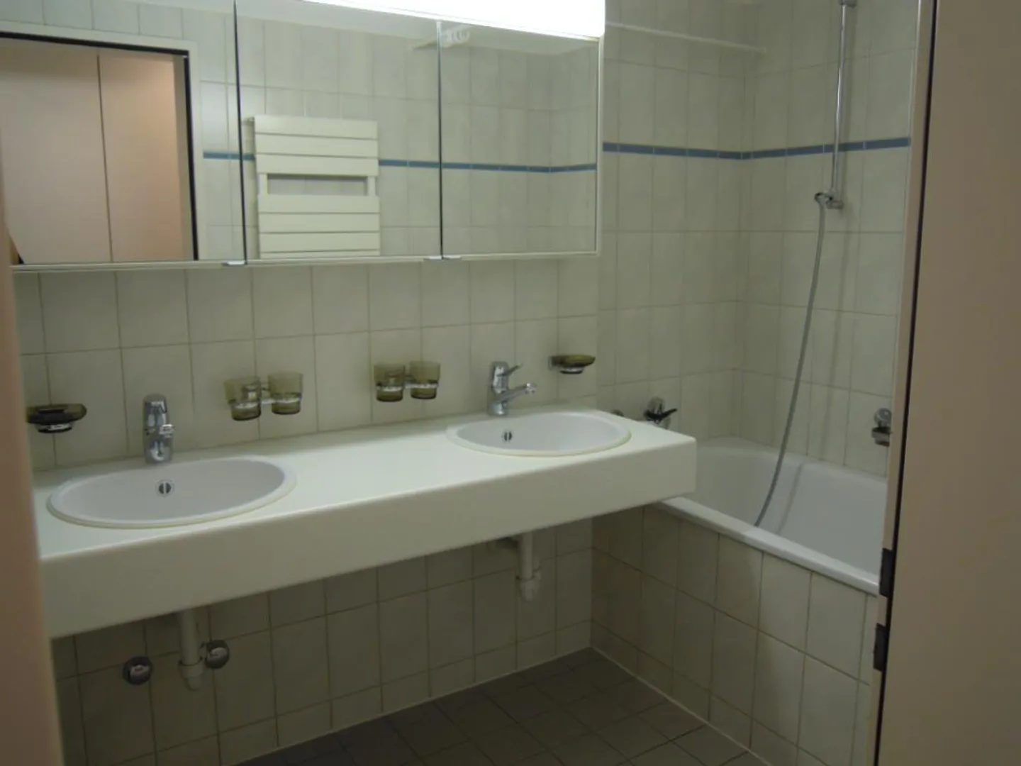 Grosszügige 3.5-Zimmerwohnung im Zentrum von Lachen - Foto 6 von 7