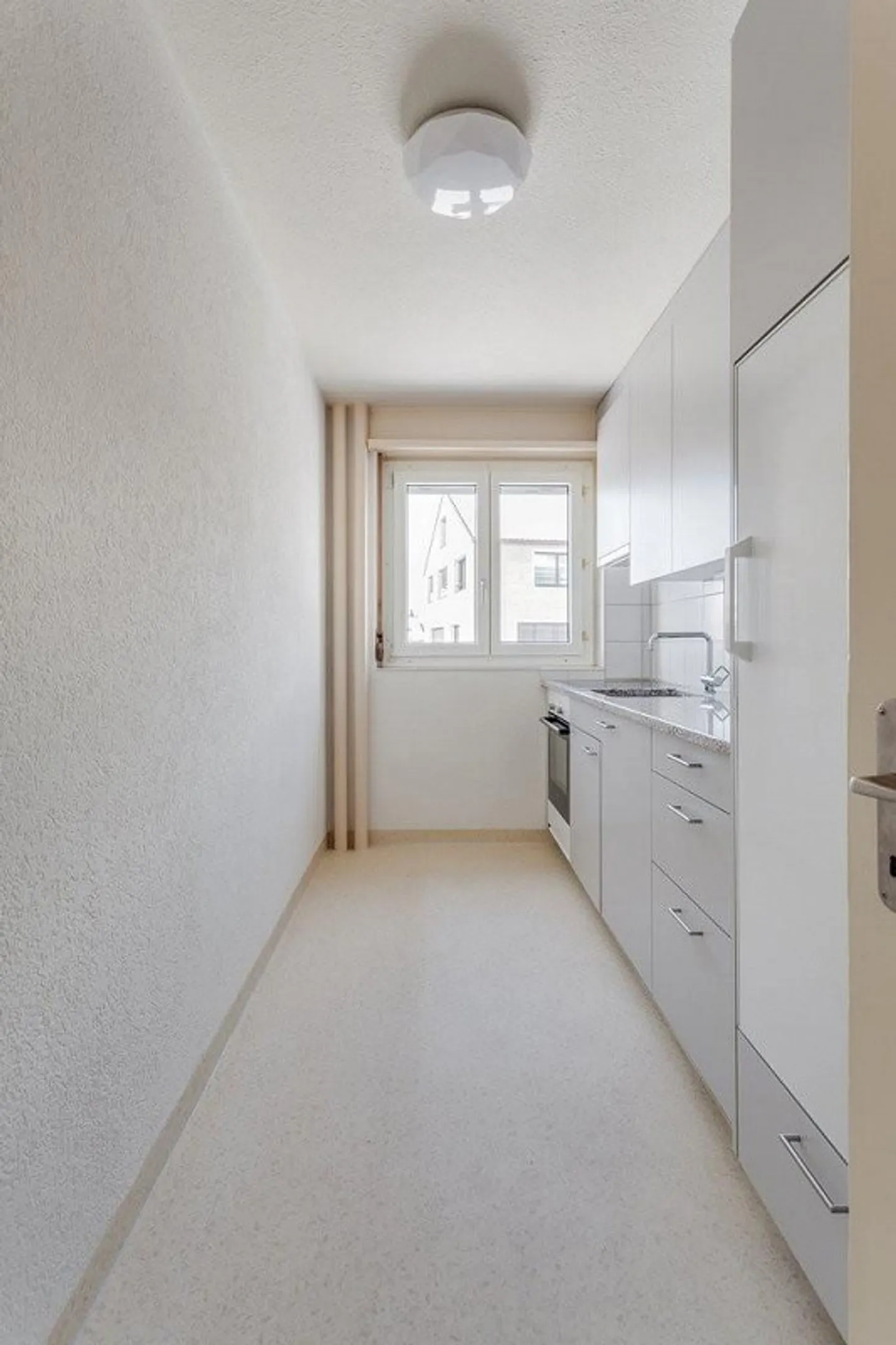 Charming, Quiet Apartment by Lake Zug - Photo 4 of 9