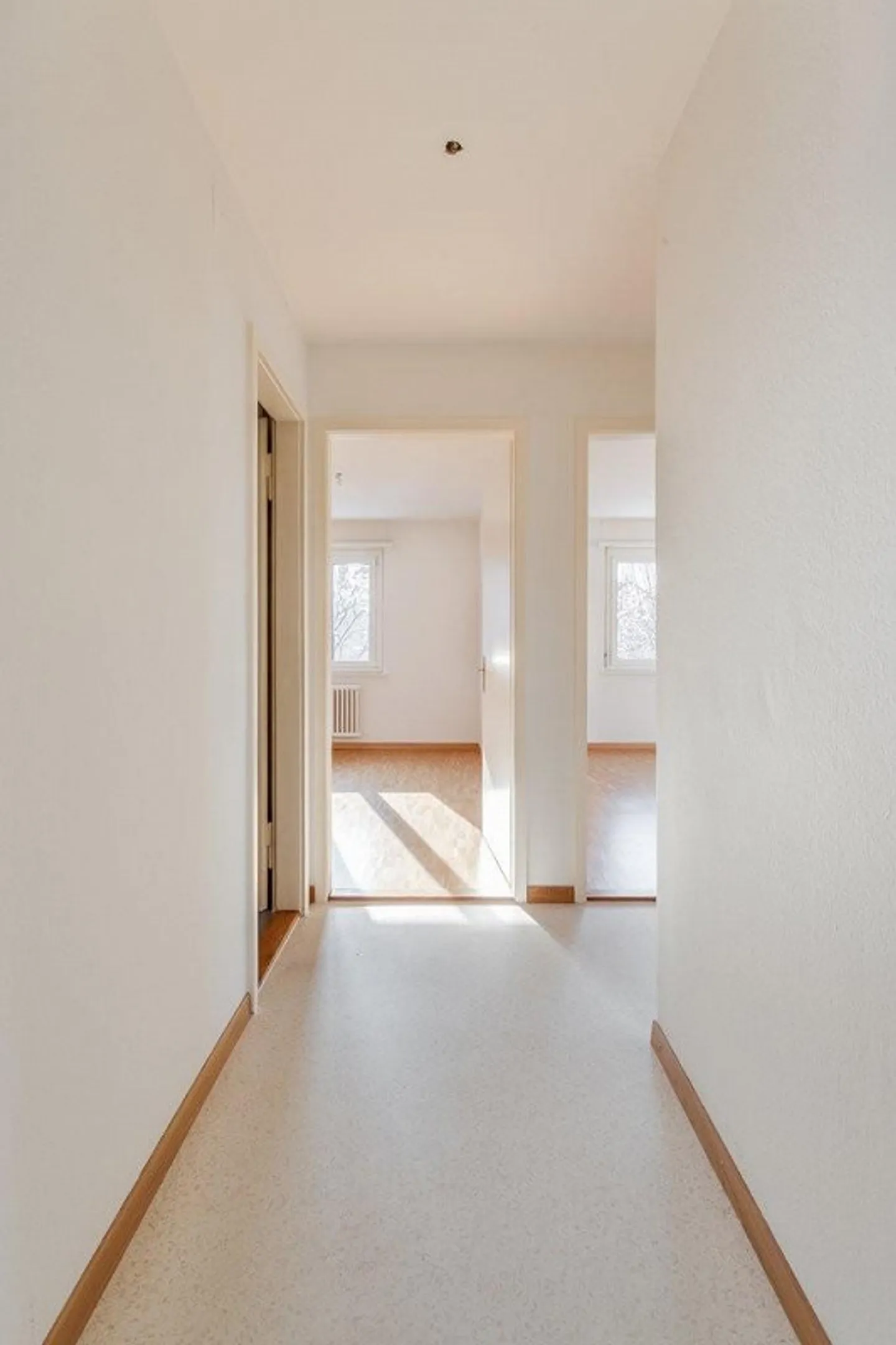 Charming, Quiet Apartment by Lake Zug - Photo 6 of 9