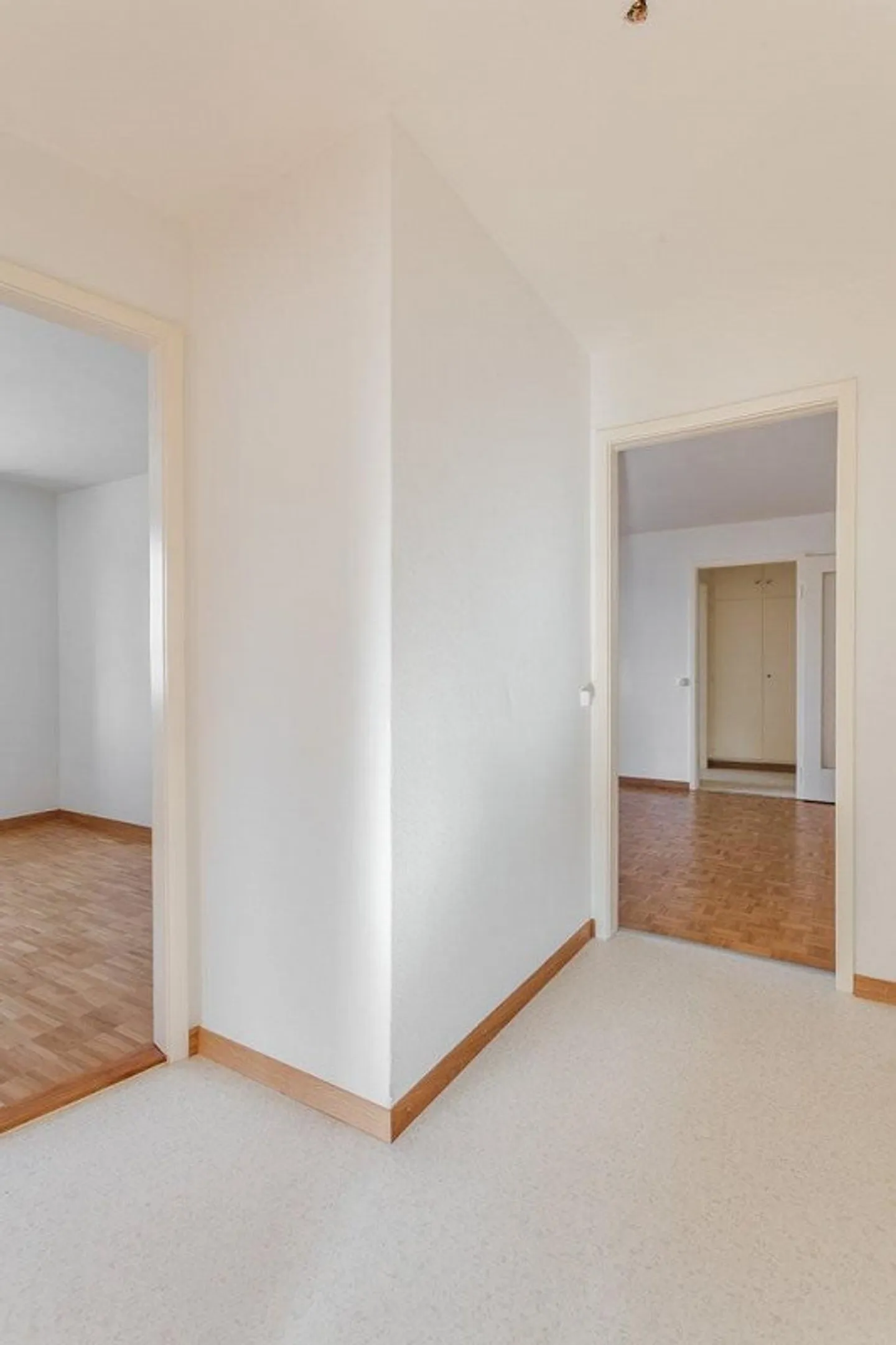 Charming, Quiet Apartment by Lake Zug - Photo 7 of 9