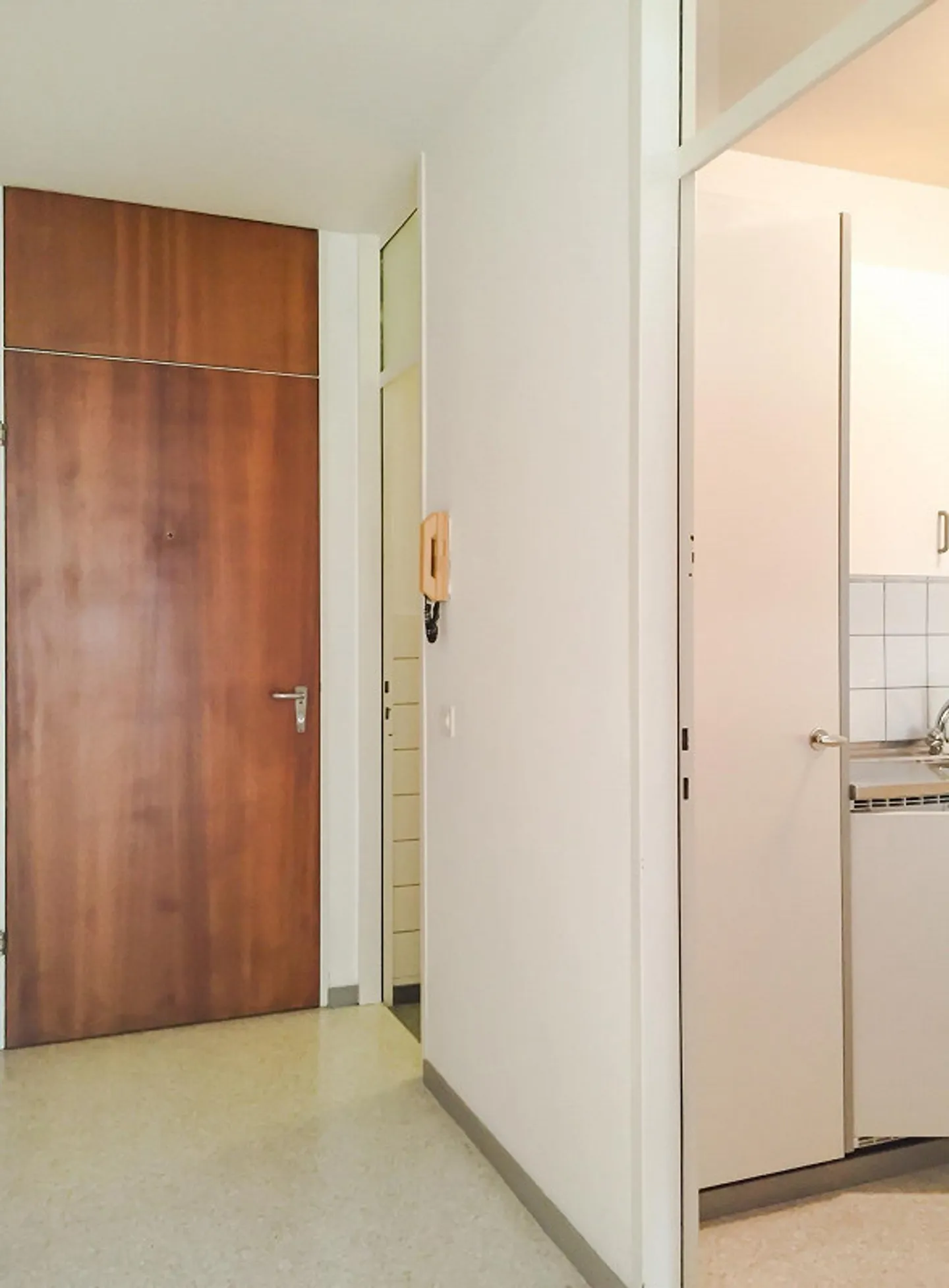 2.5 Room Apartment in a Central Location in Basel - Photo 7 of 7