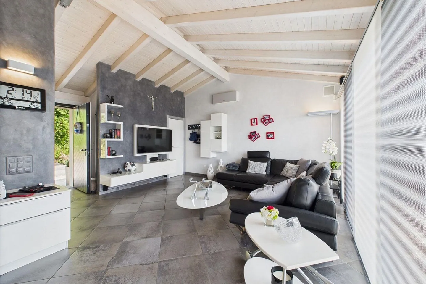 Vacallo - Exclusive Dream Villa! Where Panorama, Modern Elegance and Design Harmonize Perfectly - Photo 8 of 30
