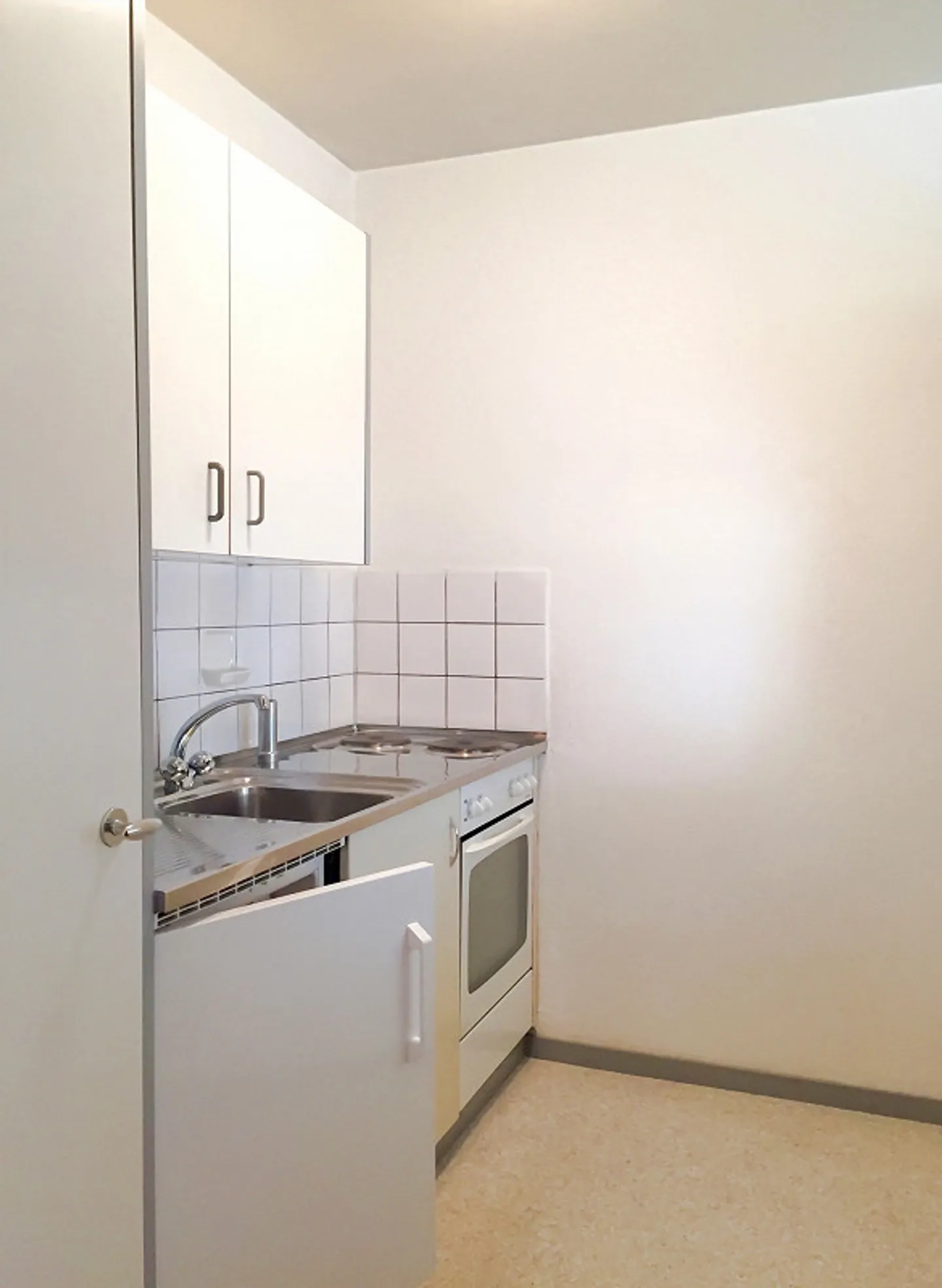 2.5 Room Apartment in a Central Location in Basel - Photo 5 of 7