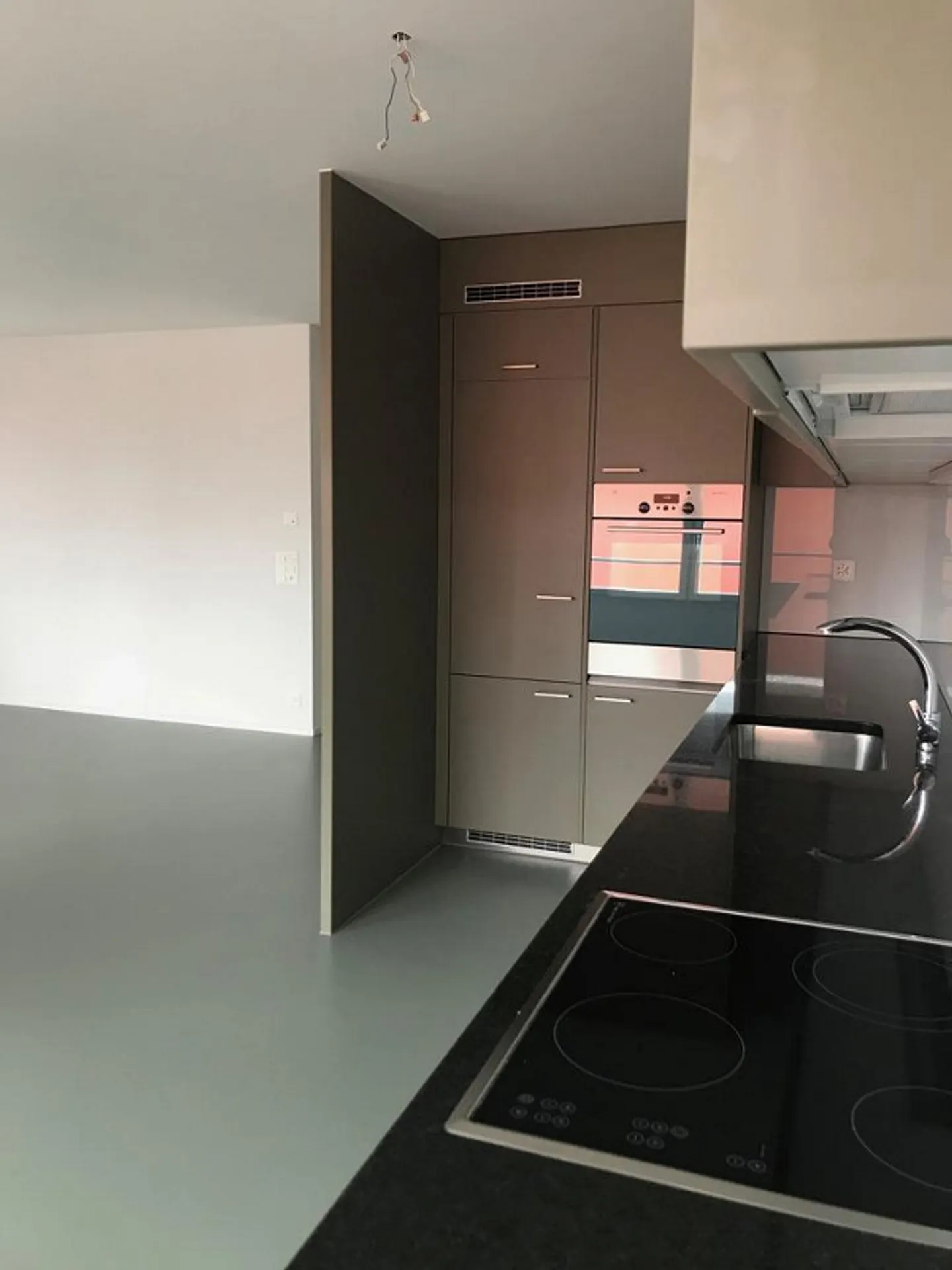 Moderne Wohnung mit Loggia - Foto 3 von 8