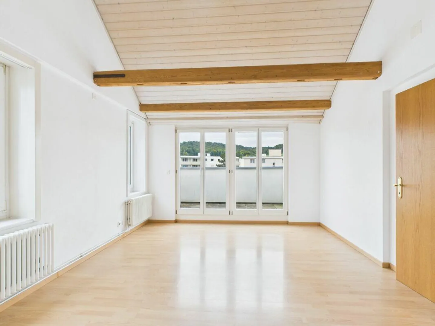 Accogliente appartamento mansardato di 3,5 stanze con balcone - Foto 3 di 9