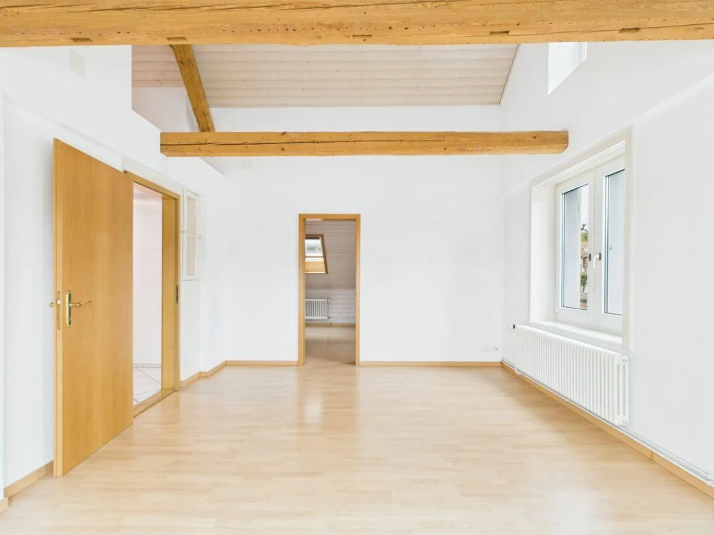 Accogliente appartamento mansardato di 3,5 stanze con balcone - Foto 4 di 9