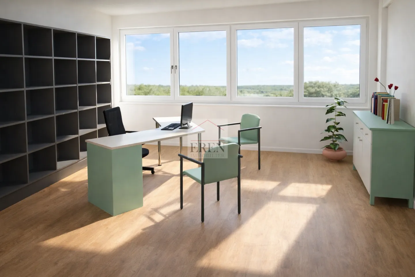 Mixed-use building 1 room - Photo 2 of 9