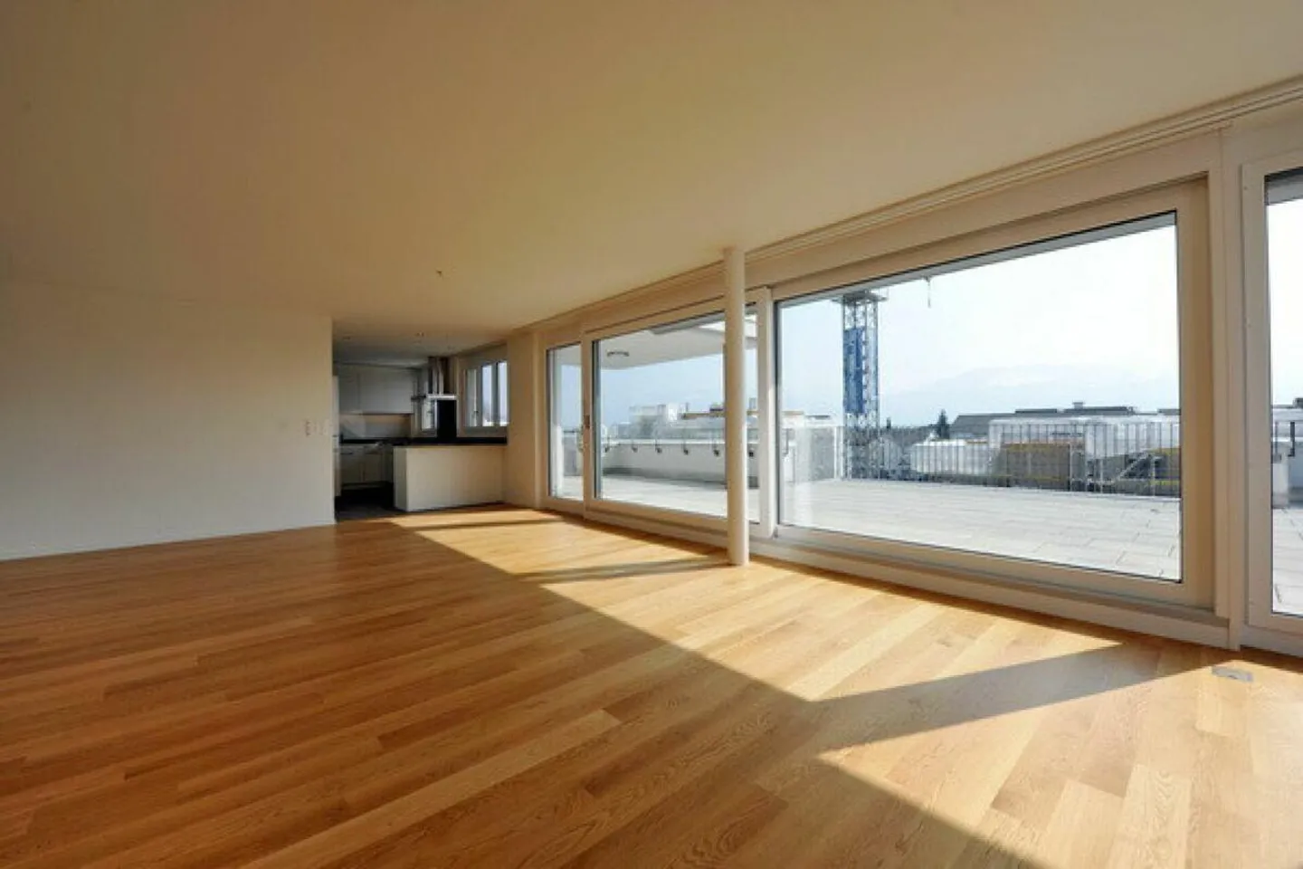 Beautiful 5 1/2-room penthouse apartment with fireplace is looking for YOU! - Photo 4 of 12