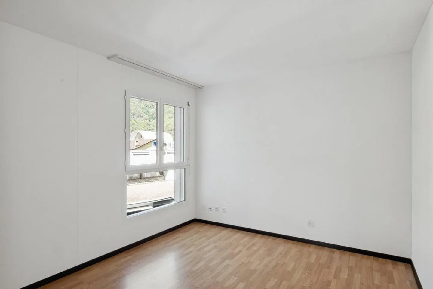 Spacieux 5.5 pièces près du centre de Bellinzona - Photo 6 sur 11