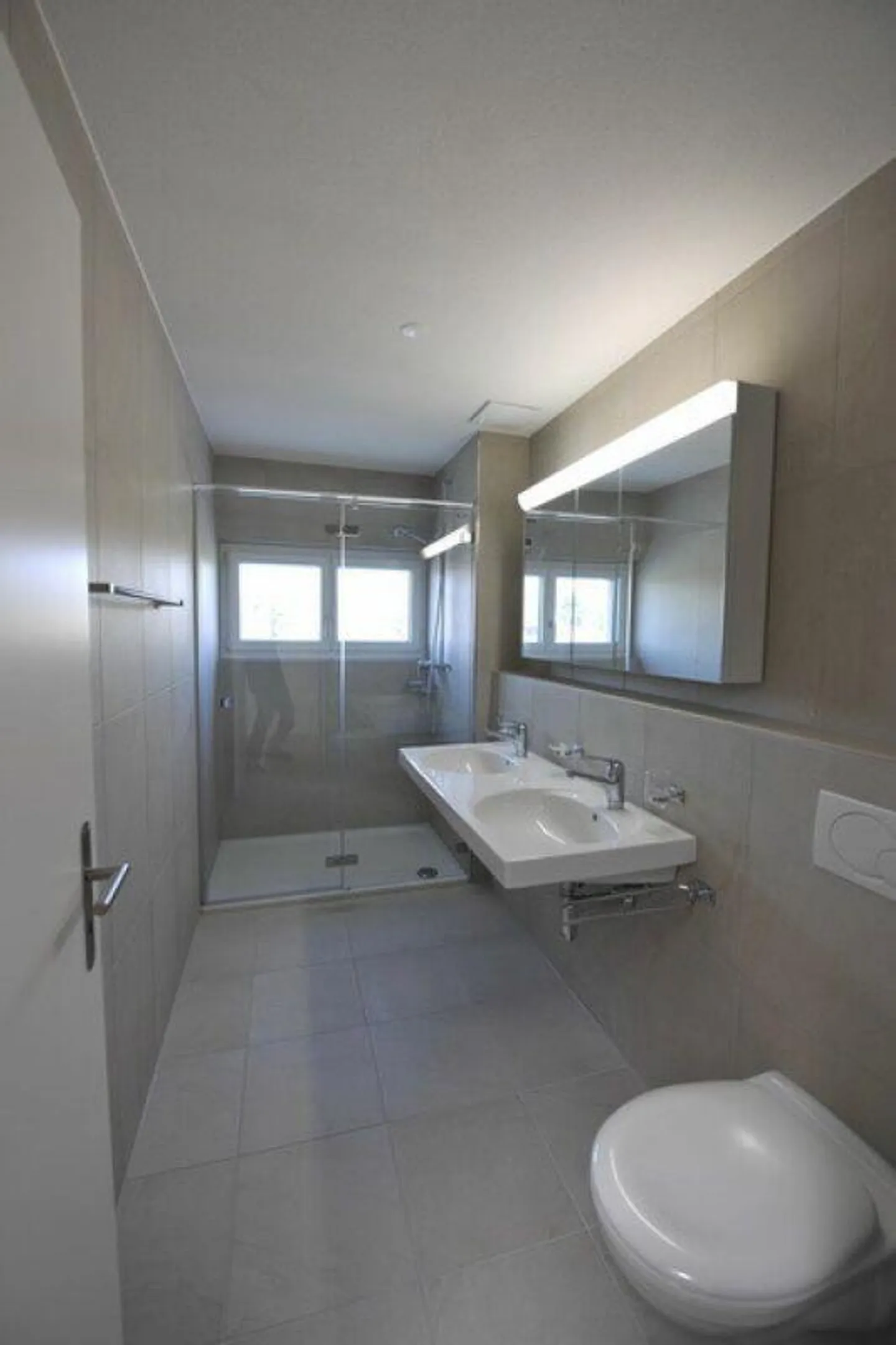 Beautiful 5 1/2-room penthouse apartment with fireplace is looking for YOU! - Photo 8 of 12