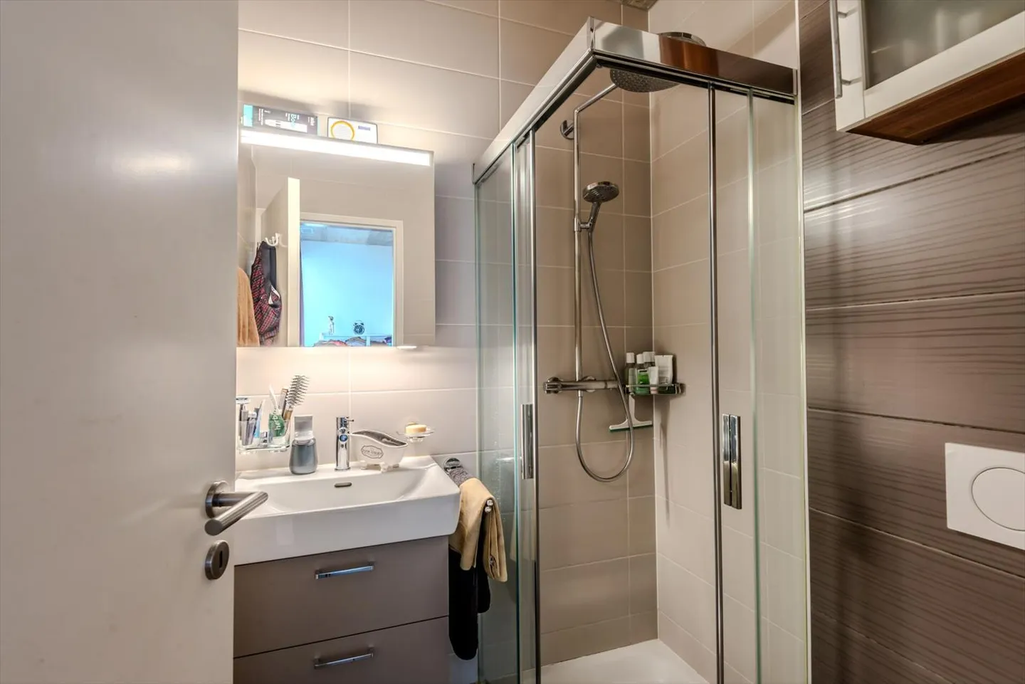 Spacieux appartement contemporain de 6.5 pièces avec patio - env. 208 m² habitab - Photo 13 sur 13