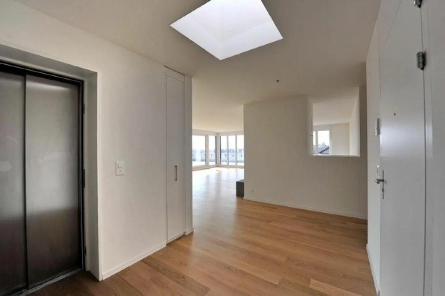 Beautiful 5 1/2-room penthouse apartment with fireplace is looking for YOU! - Photo 6 of 12