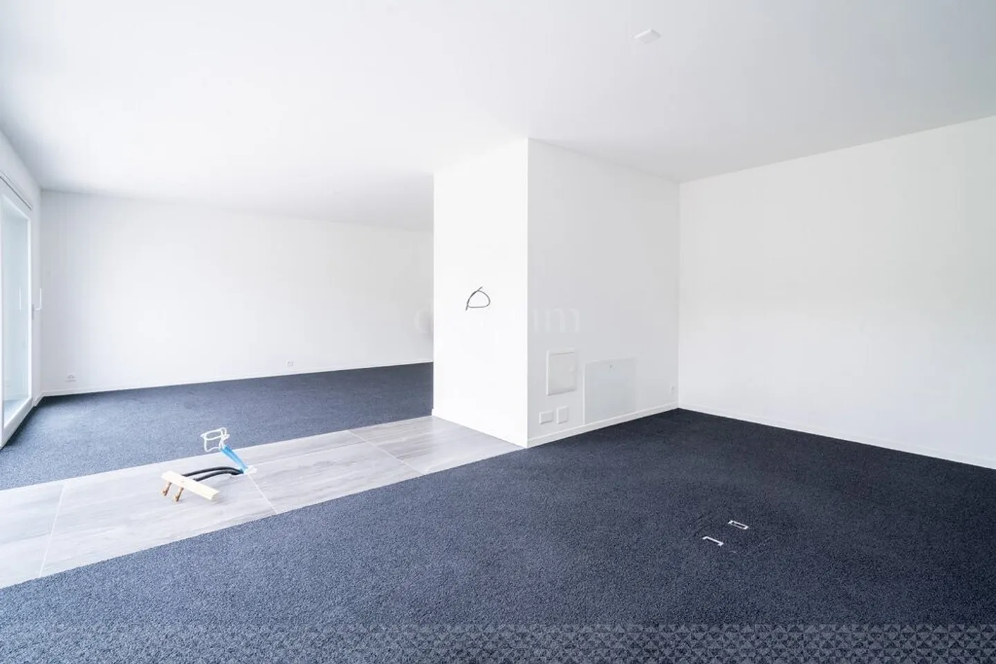 Beautiful ground floor space with private terrace - Photo 3 of 10