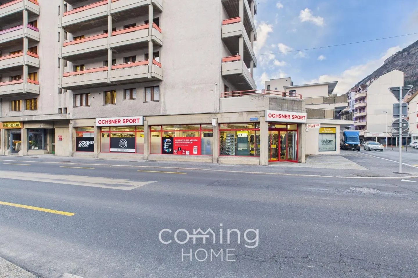 Locaux commerciaux spacieux à Visp avec places de parking - Photo 3 sur 13