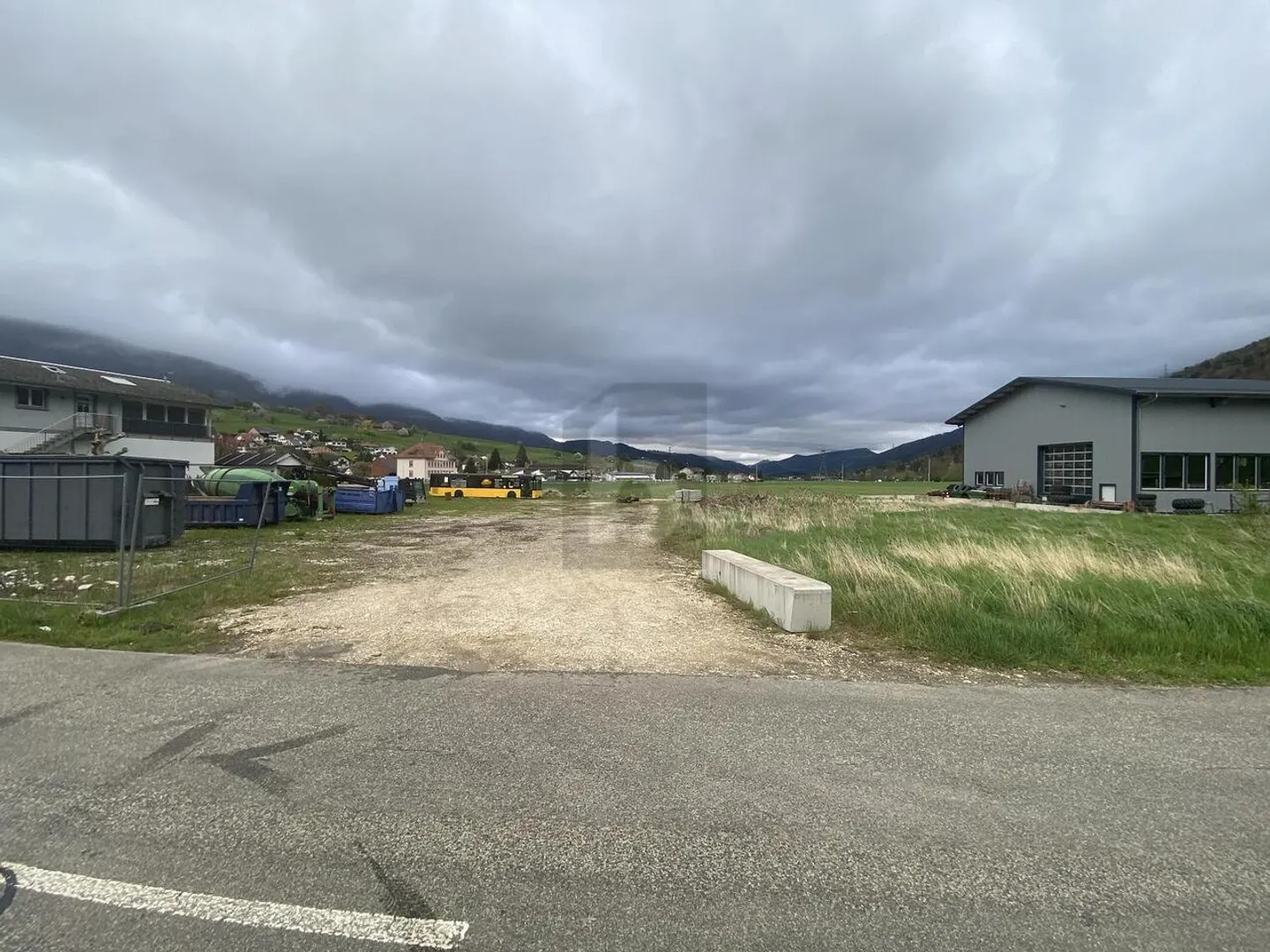 EMPLACEMENT D'AFFAIRES AVEC UNITÉS SUPPLÉMENTAIRES - Photo 5 sur 6