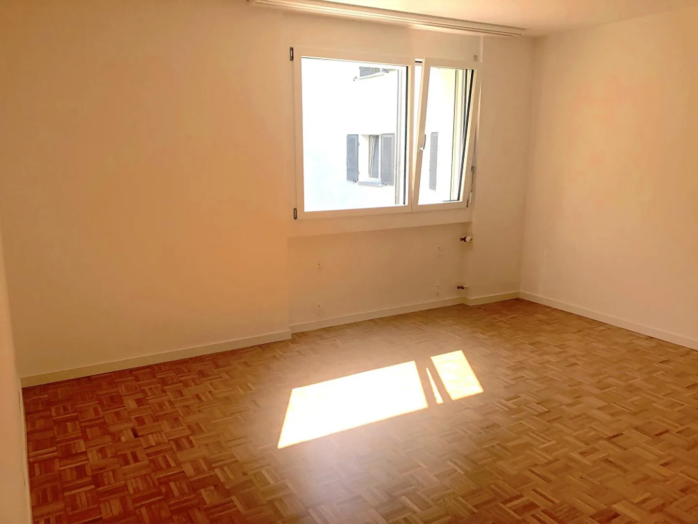 Helle 3-Zimmerwohnung mit Lift - Foto 3 von 6