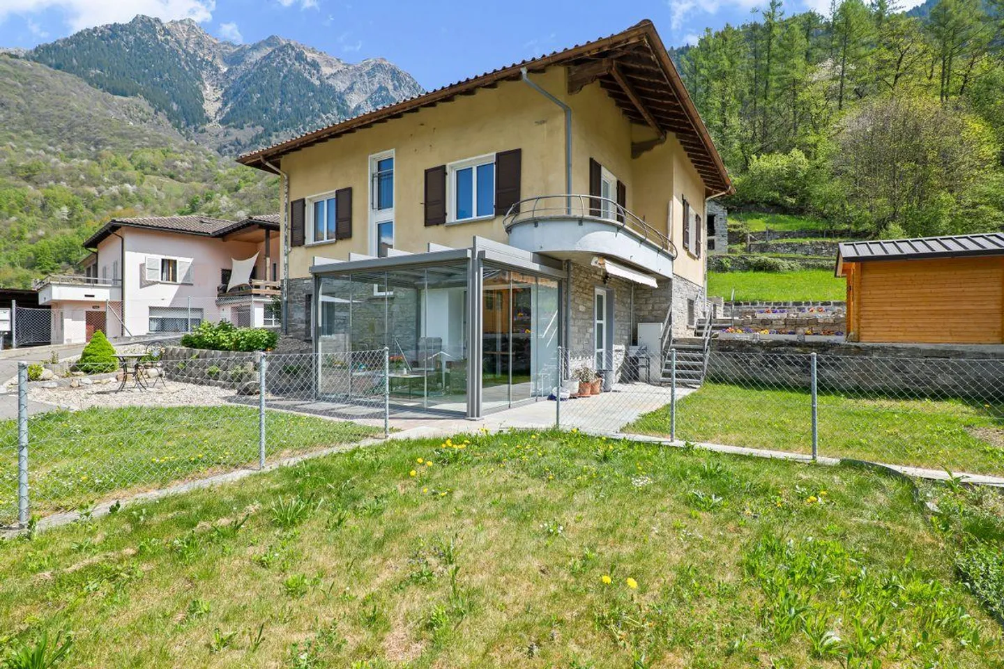 Charmantes Einfamilienhaus mit Bergsicht - Foto 1 von 13