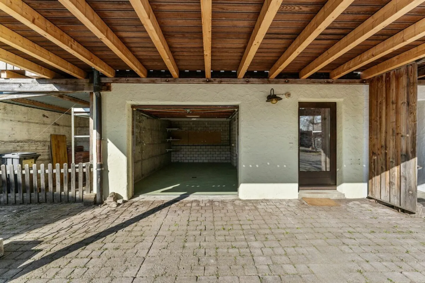 Architettura straordinaria e grande giardino - Foto 16 di 19