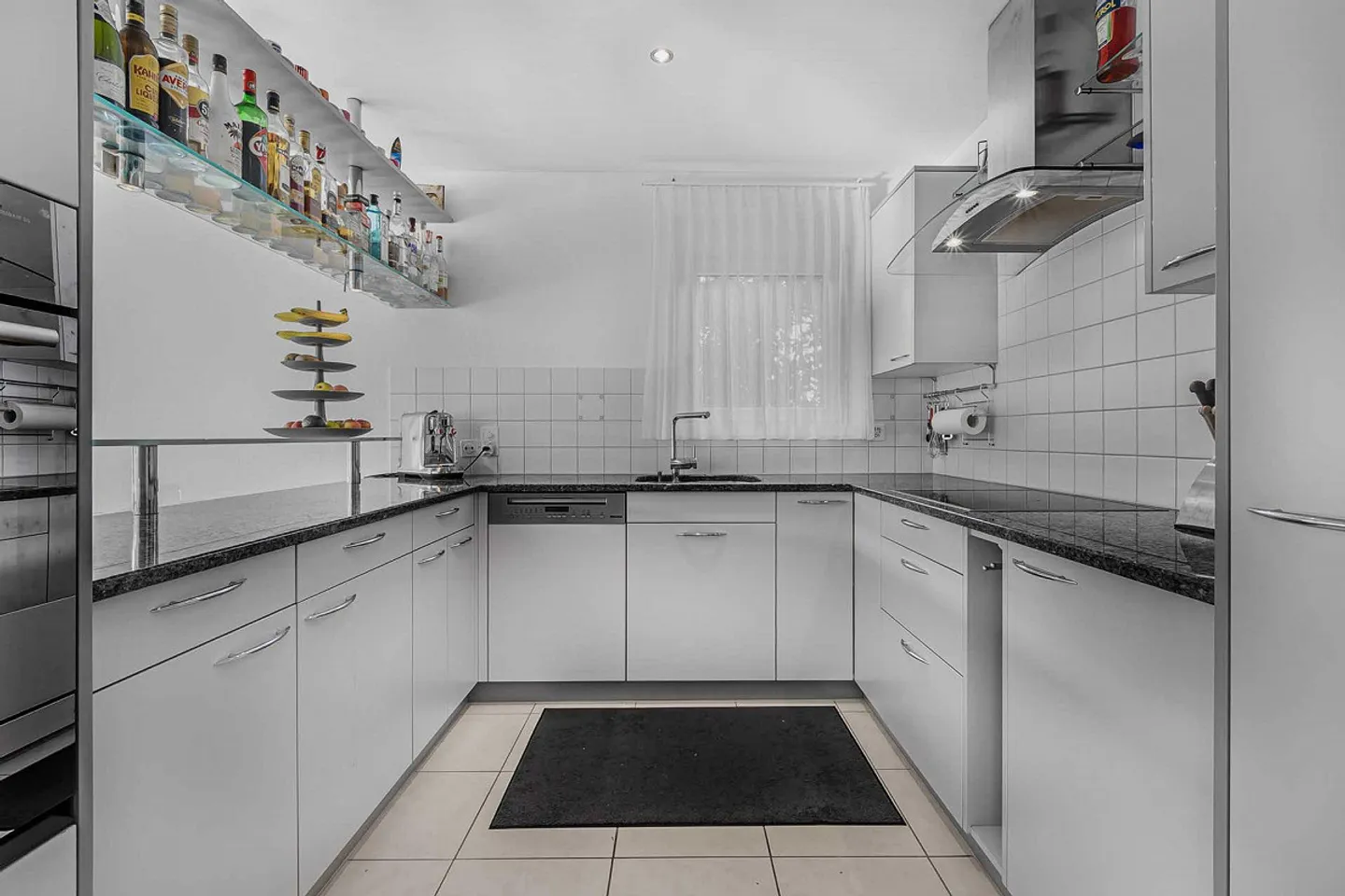 Wohnoase mit Pool – 6.5 Zimmer Doppeleinfamilienhaus - Foto 3 von 6