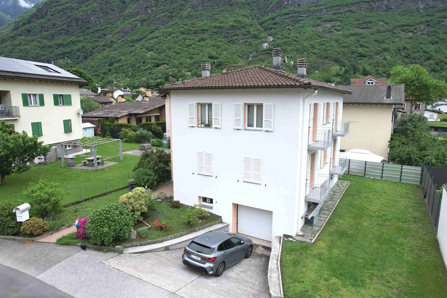 Well-renovated semi-detached house a stone's throw from the center - Photo 3 of 14