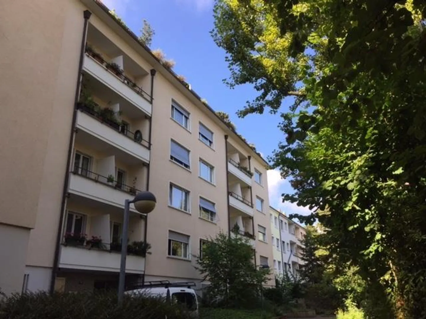 Spacious 4-room apartment near Neubad - Photo 1 of 10