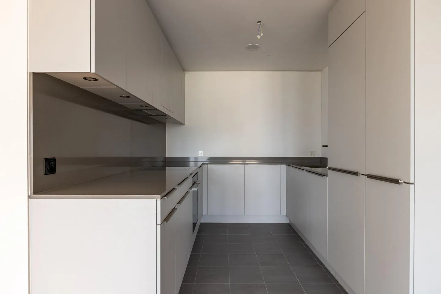 Appartement spacieux de 3,5 pièces 17.12 avec vue exclusive - Photo 3 sur 14