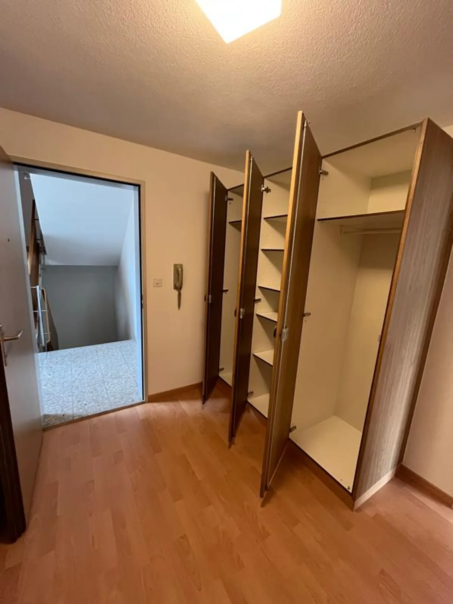 2.5 Room Apartment - Photo 4 of 5