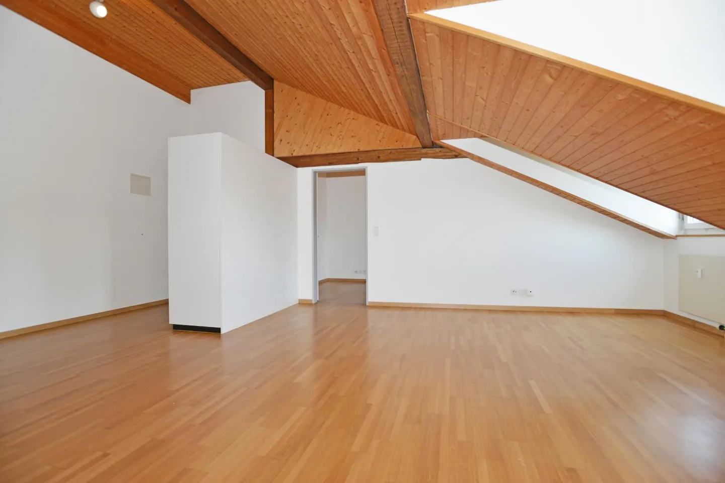 2-room apartment - Photo 2 of 8