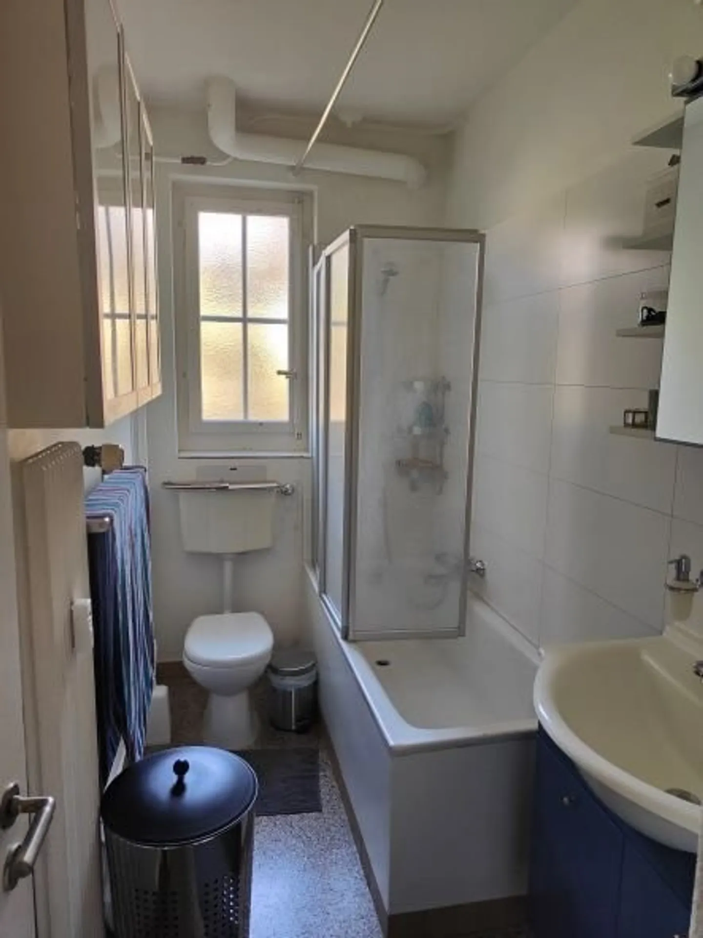 Charmant appartement 4 pièces - Photo 3 sur 8