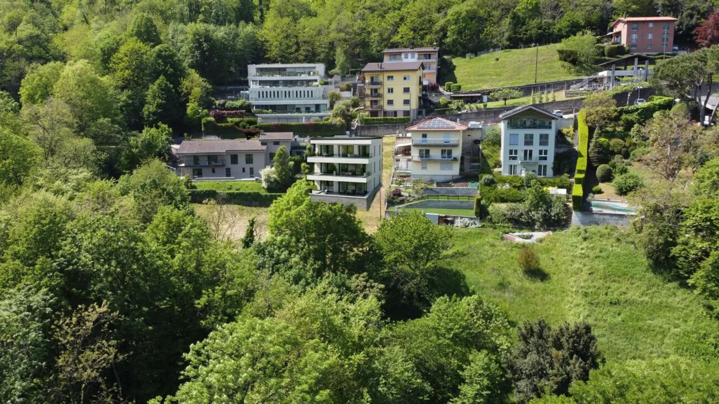 New unmissable offer! Montagnola for sale - spacious building plot with open mountain views - Photo 2 of 6