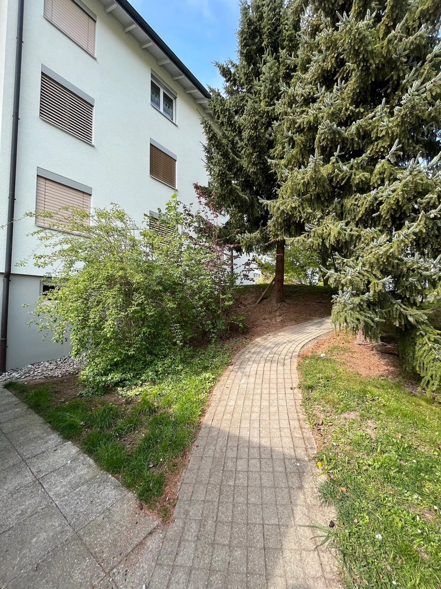 Bellissimo appartamento ristrutturato di 4,5 locali con balcone - Foto 3 di 4