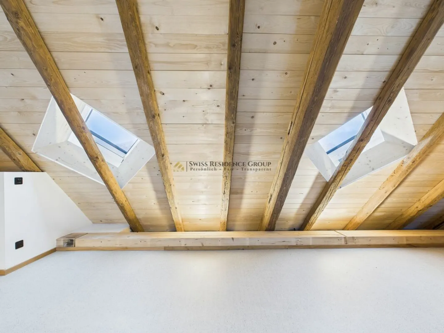 Charmantes Penthouse in Oetwil - Foto 5 von 14