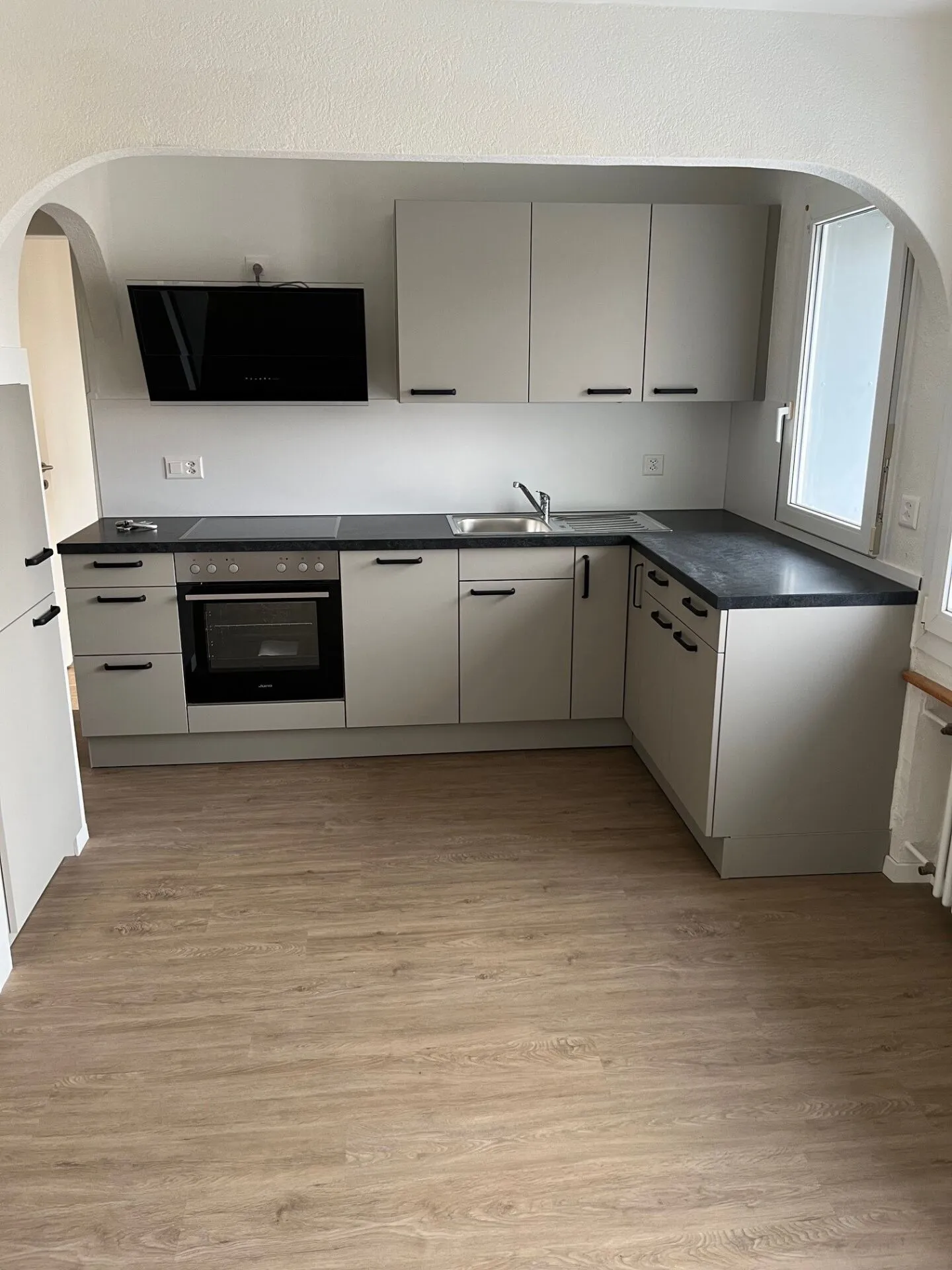 Magnifico appartamento di 2,5 stanze completamente ristrutturato - Foto 1 di 8