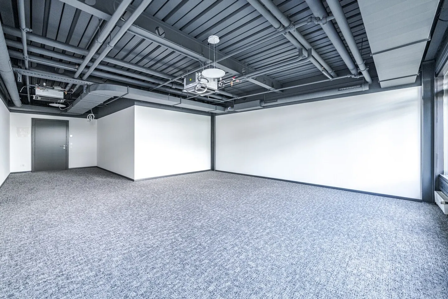 Furnished office spaces of 50 m2 & 34.60 m2 - Saint-Sulpice - Foto 2 von 4