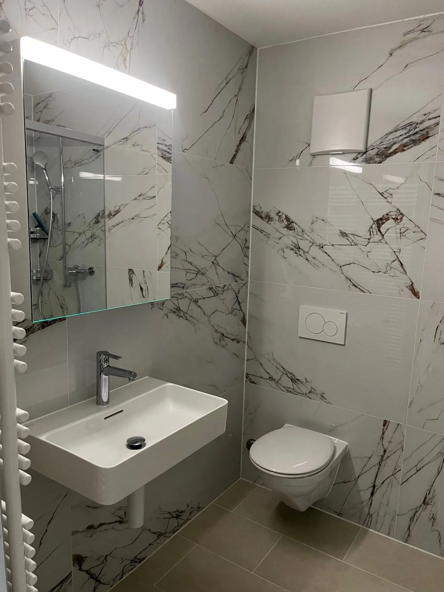 Magnifico appartamento di 2,5 stanze completamente ristrutturato - Foto 6 di 8