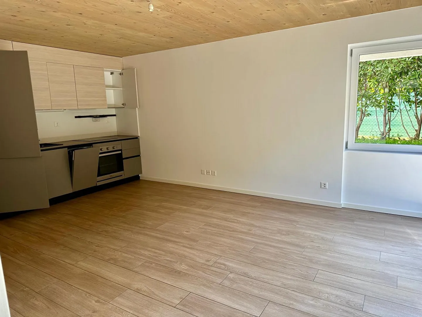 NUOVO 1.5 LOCALI ARREDATO CON GIARDINO A CADENAZZO - Foto 5 di 9