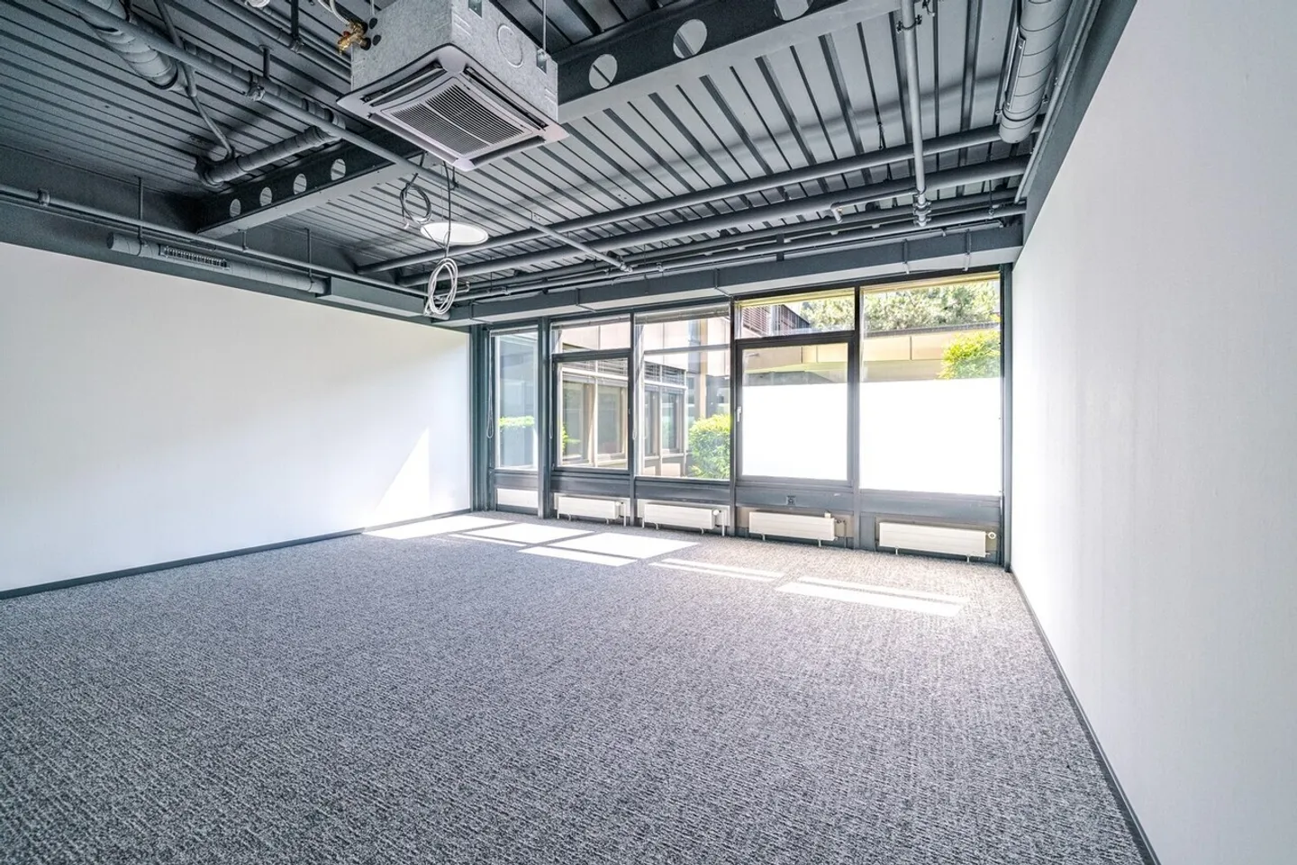 Furnished office spaces of 50 m2 & 34.60 m2 - Saint-Sulpice - Foto 4 von 4