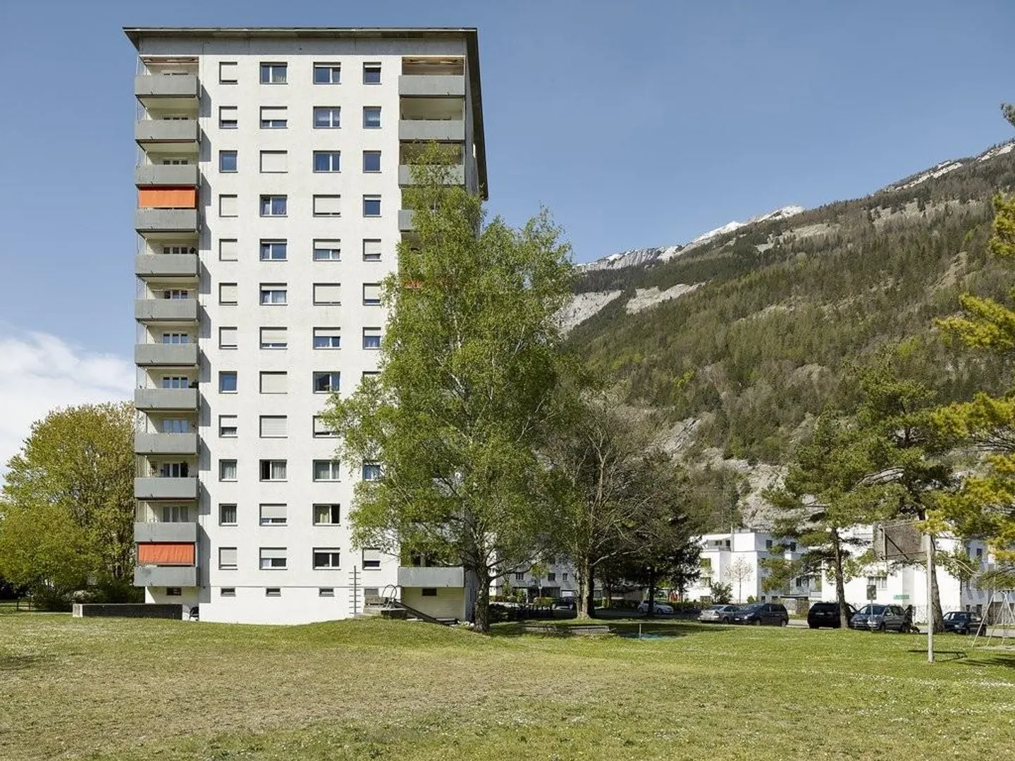 Rent a parking space on Austrasse - Photo 2 of 4