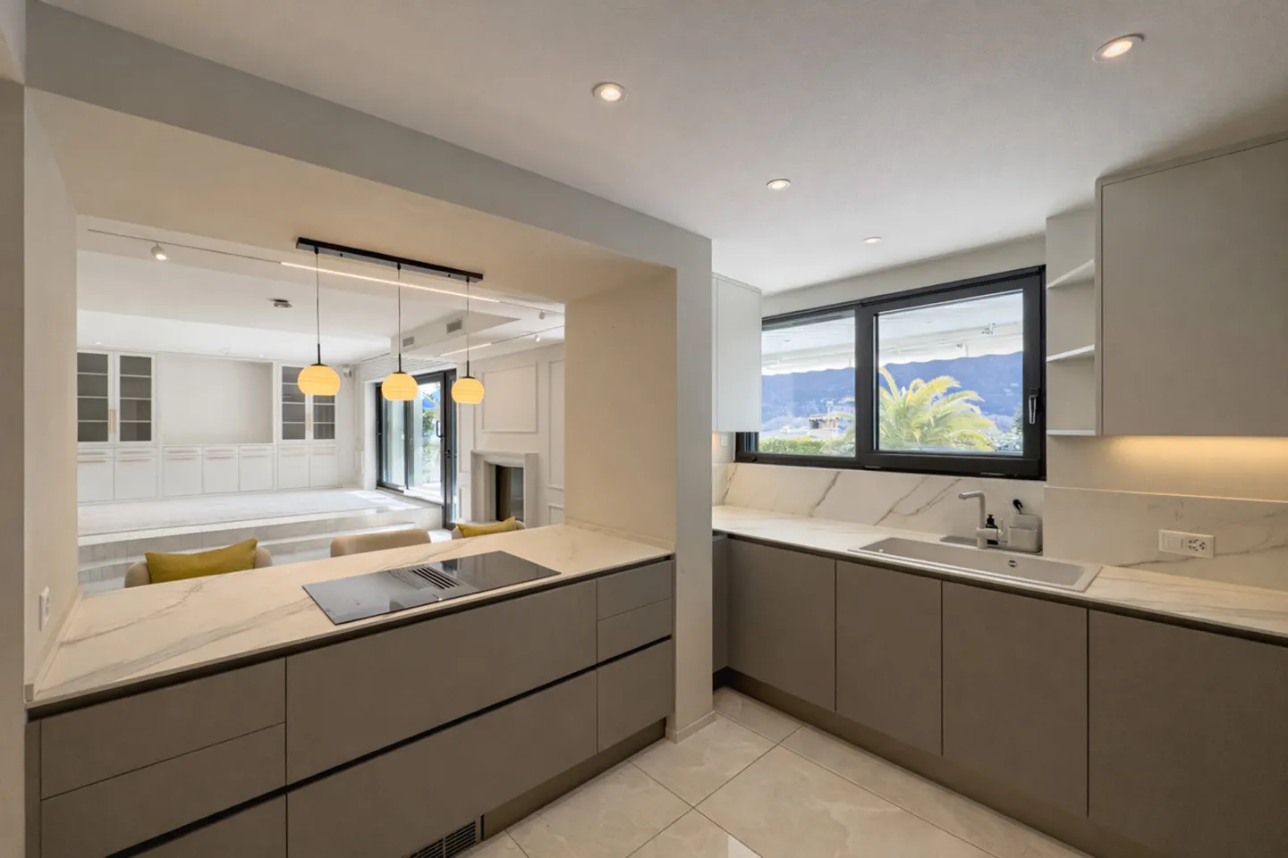 Luxusvilla mit Pool in Collina d’Oro - Foto 4 von 14