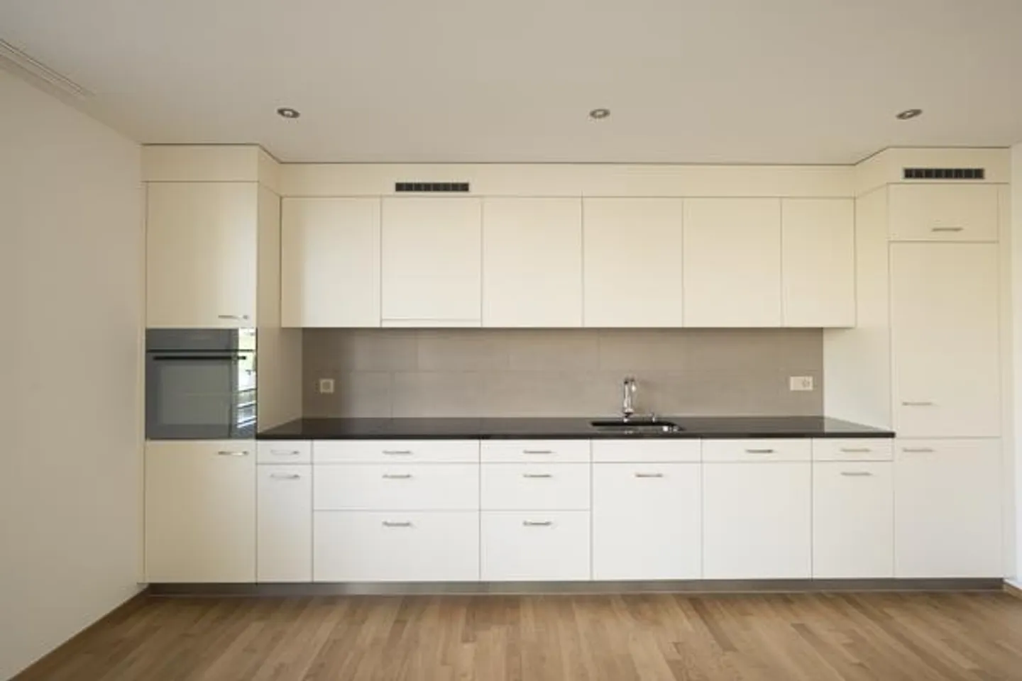 Modern and Quiet Living? - Your Search Ends Here! - Photo 4 of 8