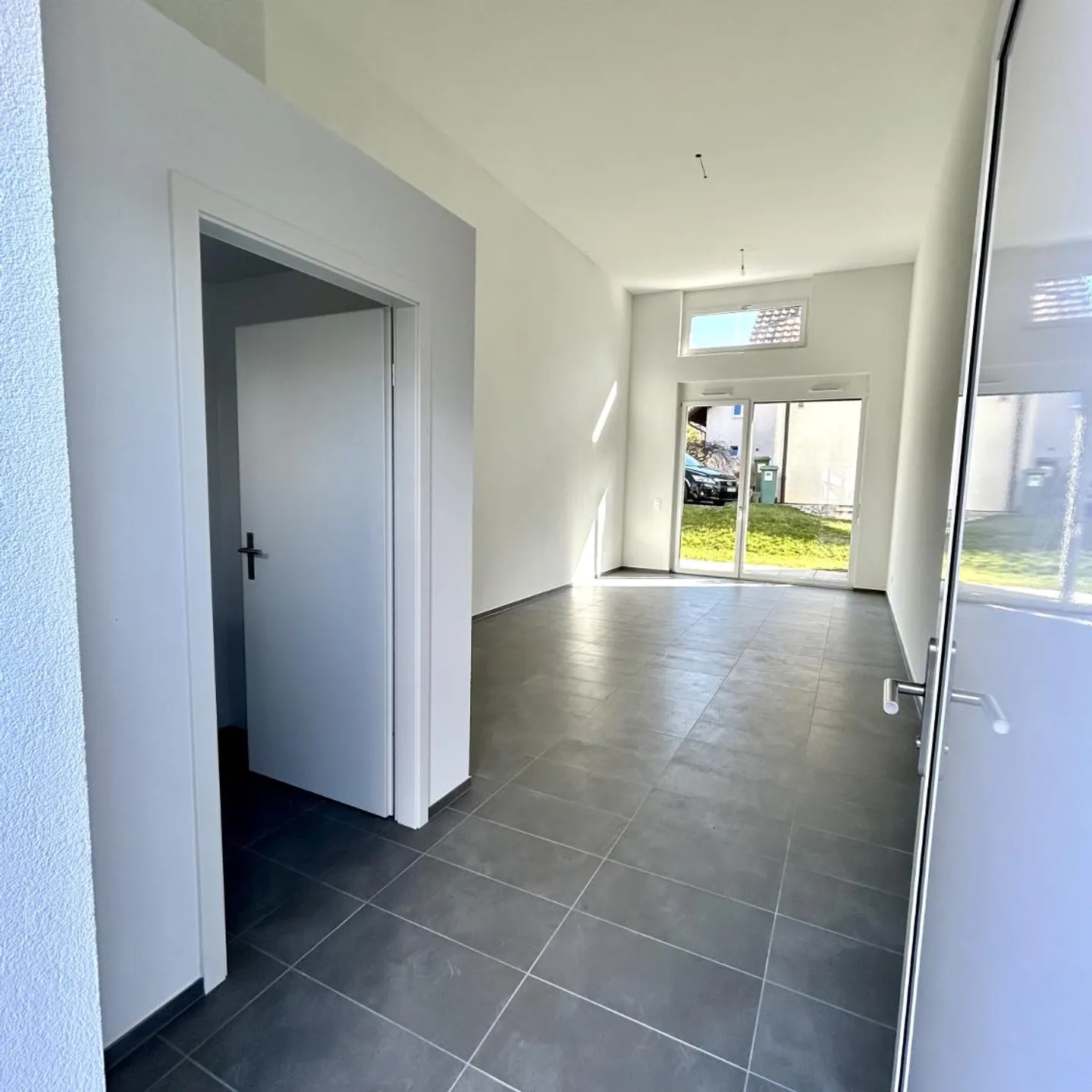 Espace Commercial Lumineux - Photo 2 sur 10