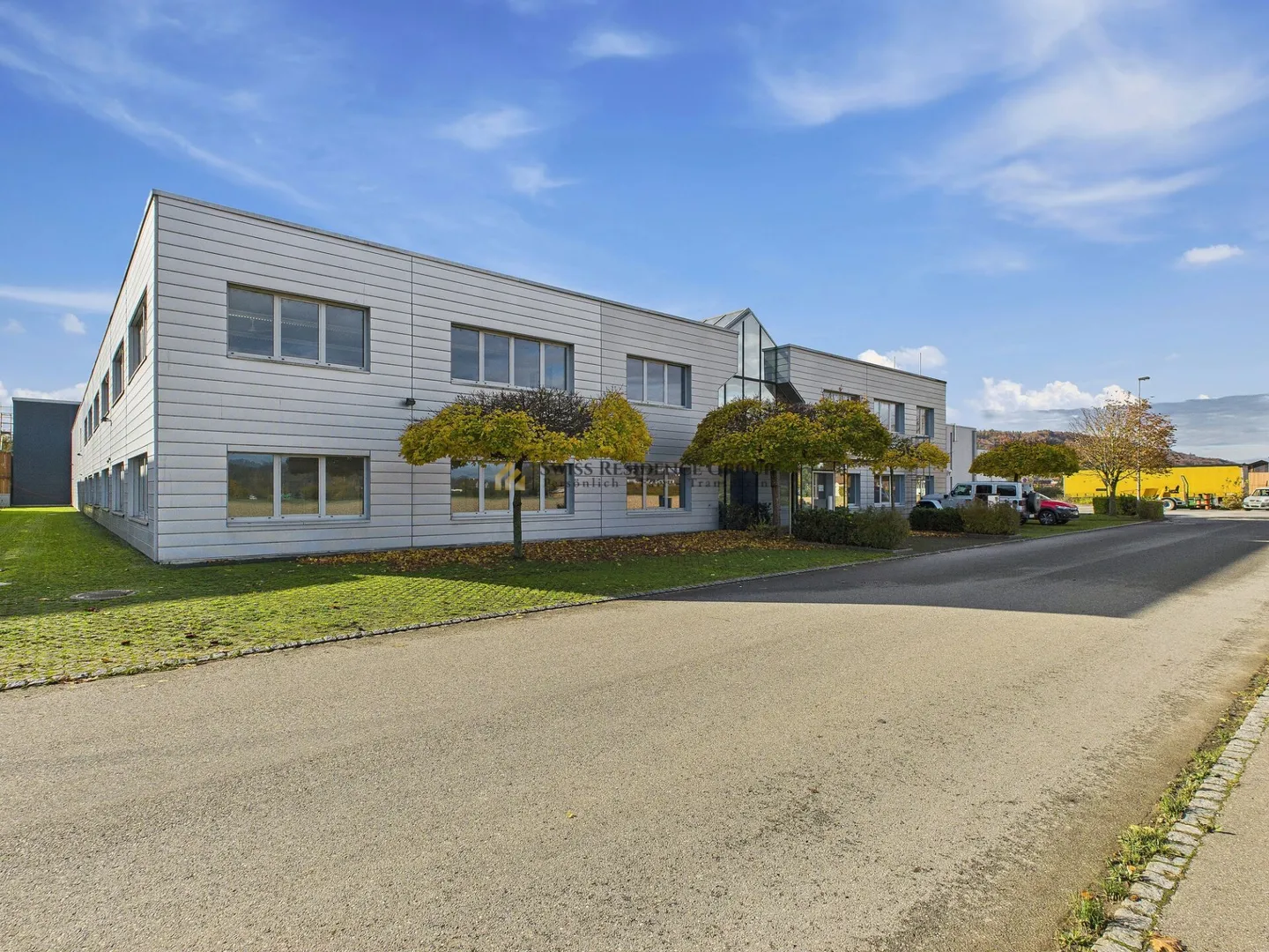 Office - Production & Industrial Building in Prime Location for Rent - Photo 5 of 40