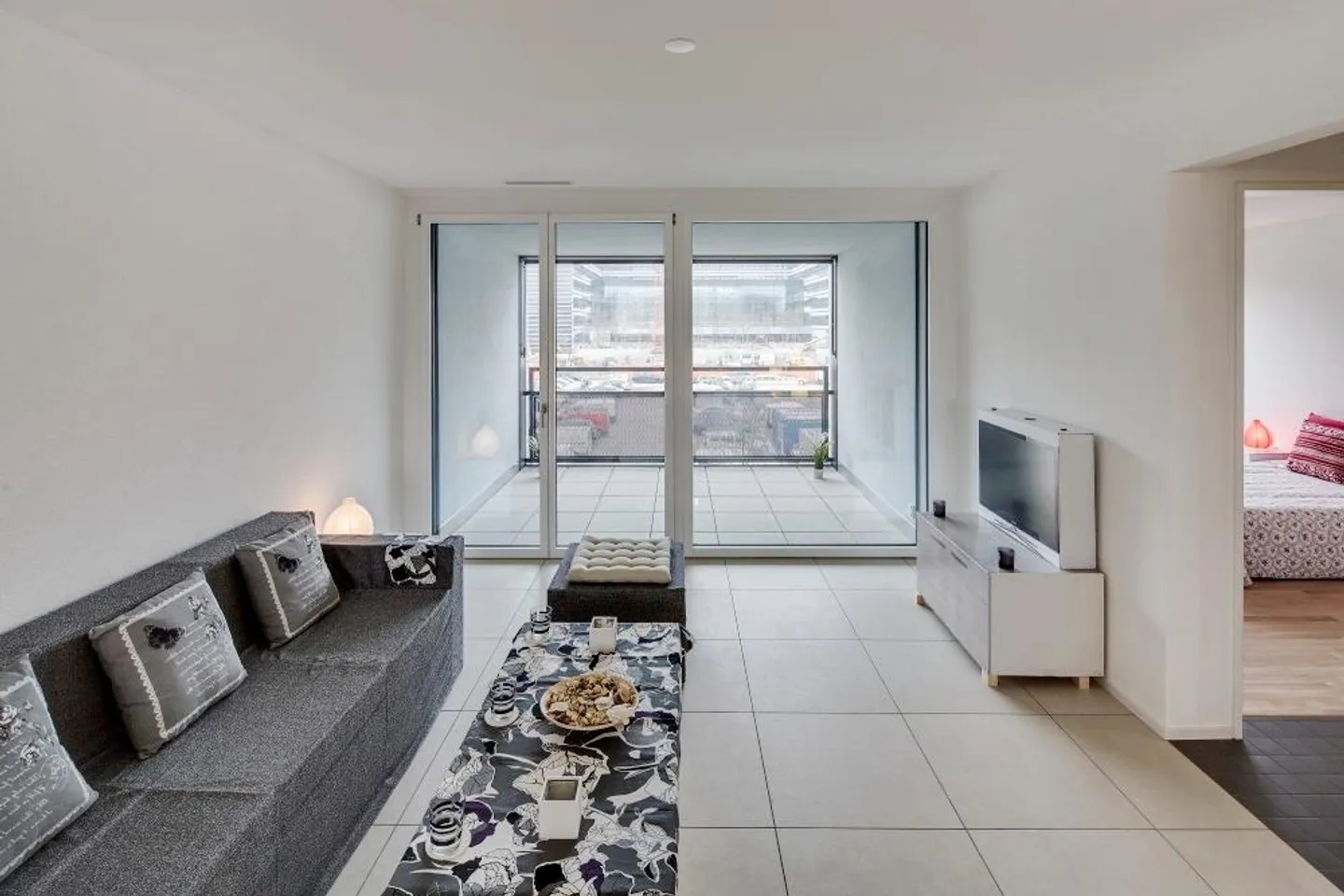 Appartement moderne et lumineux de 3,5 pièces avec vue dégagée à Glattpark, emplacement calme - Photo 5 sur 12