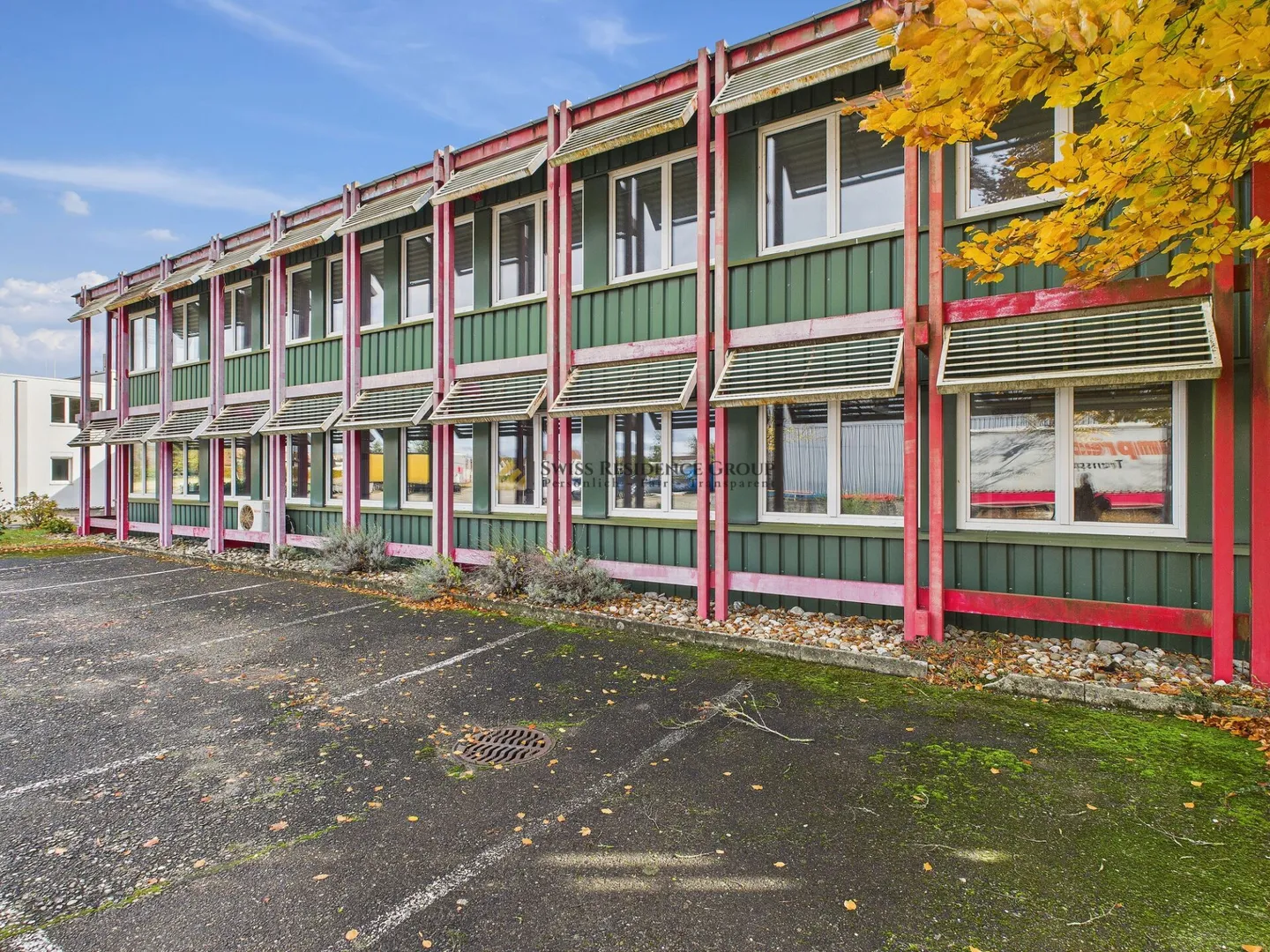 Office - Production & Industrial Building in Prime Location for Rent - Photo 11 of 40