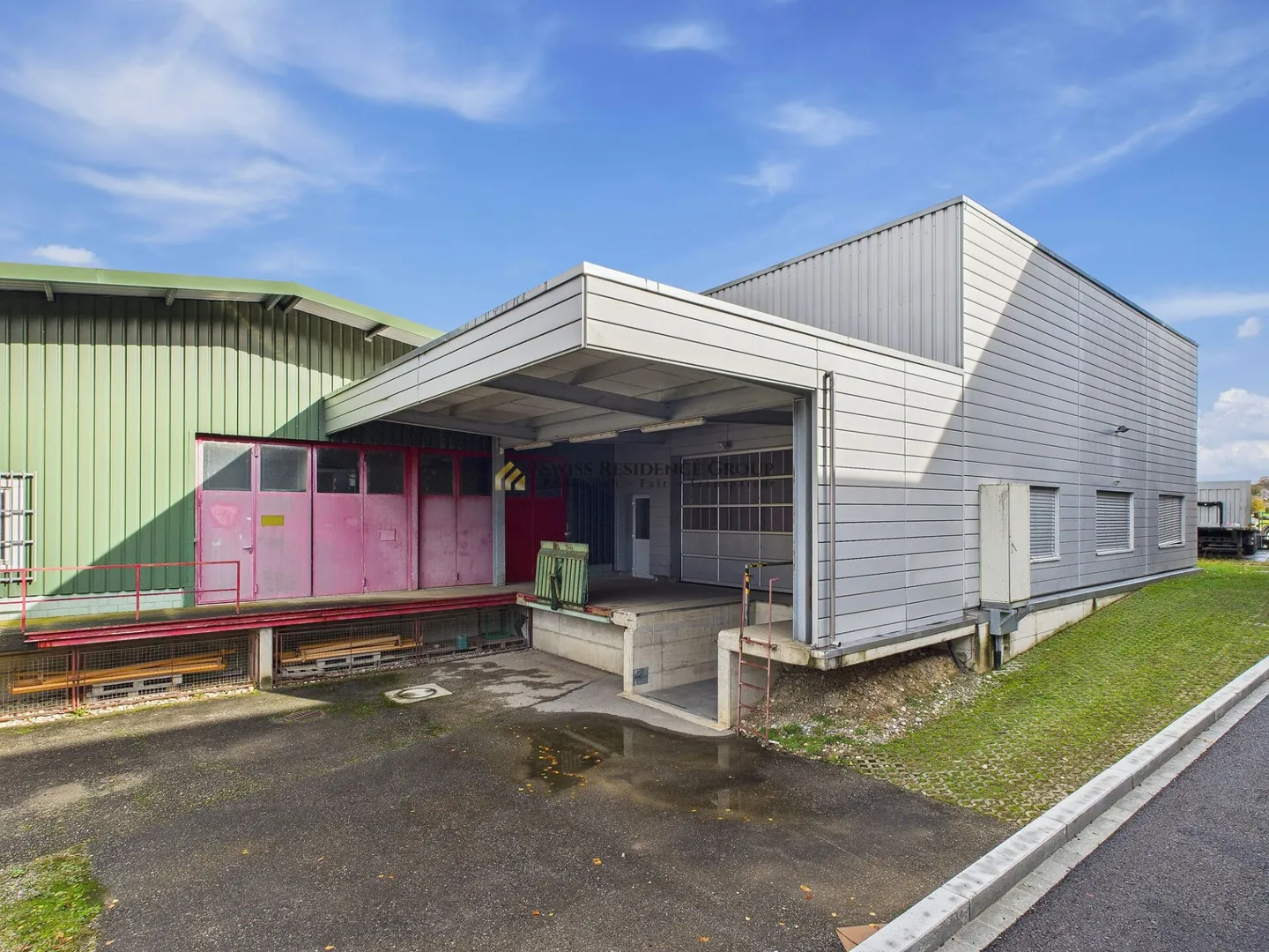 Office - Production & Industrial Building in Prime Location for Rent - Photo 13 of 40