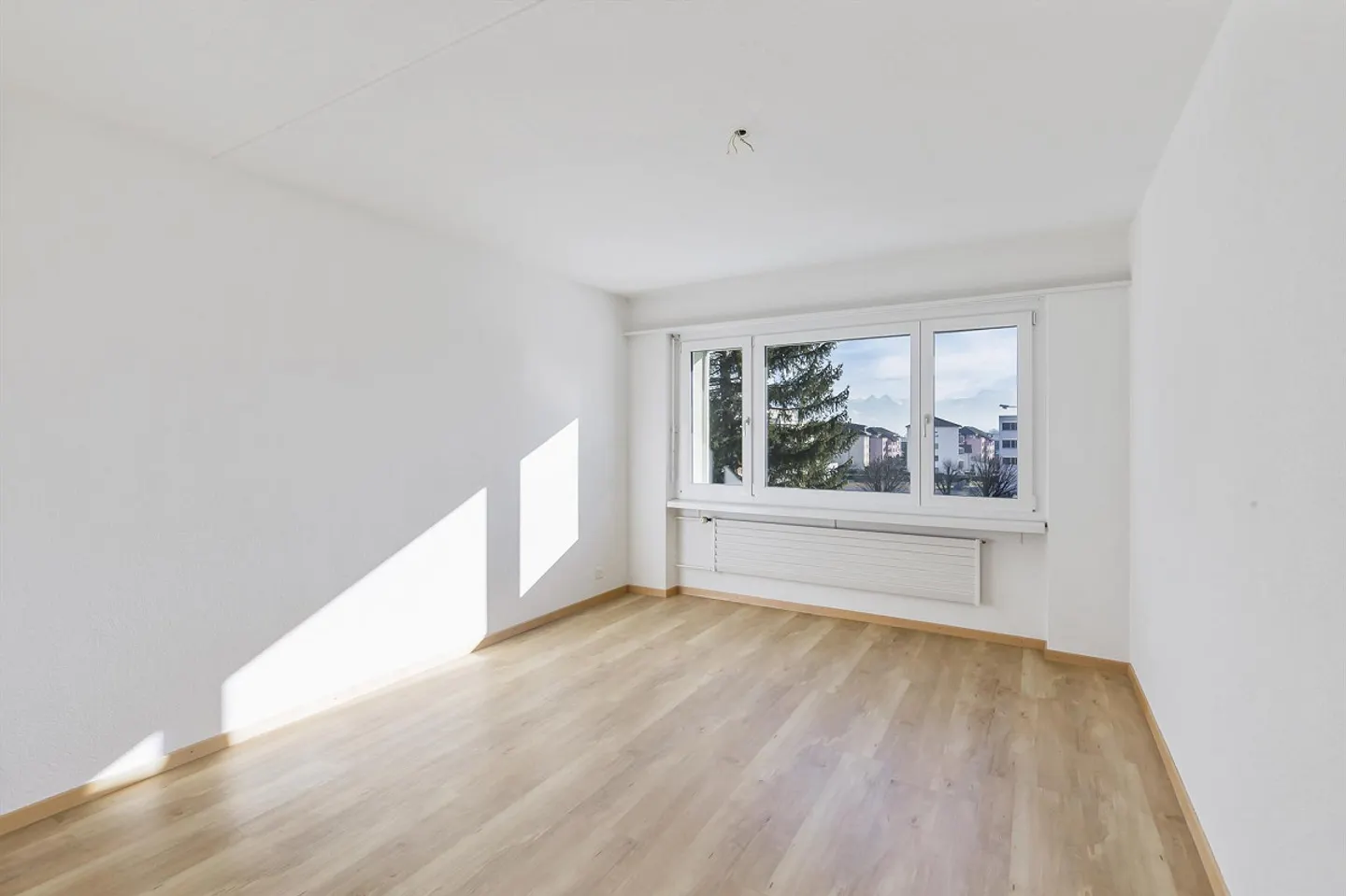 Ottimo appartamento di 3.5 locali al piano rialzato in affitto - Foto 2 di 6