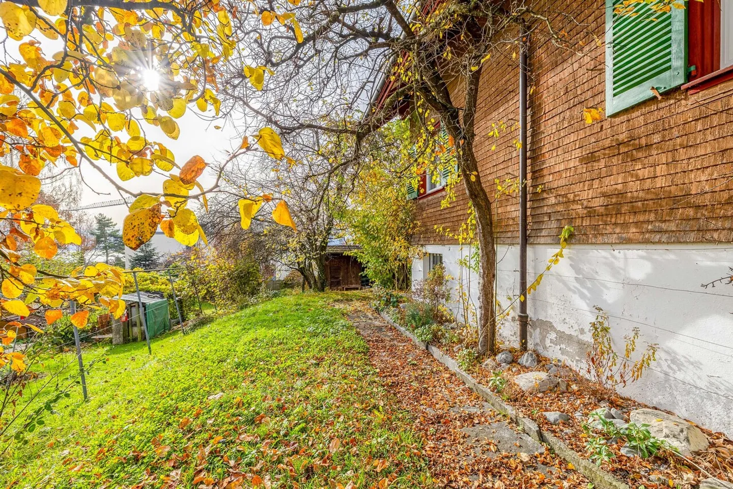 Dreamlike panoramic location with development potential - Photo 9 of 12