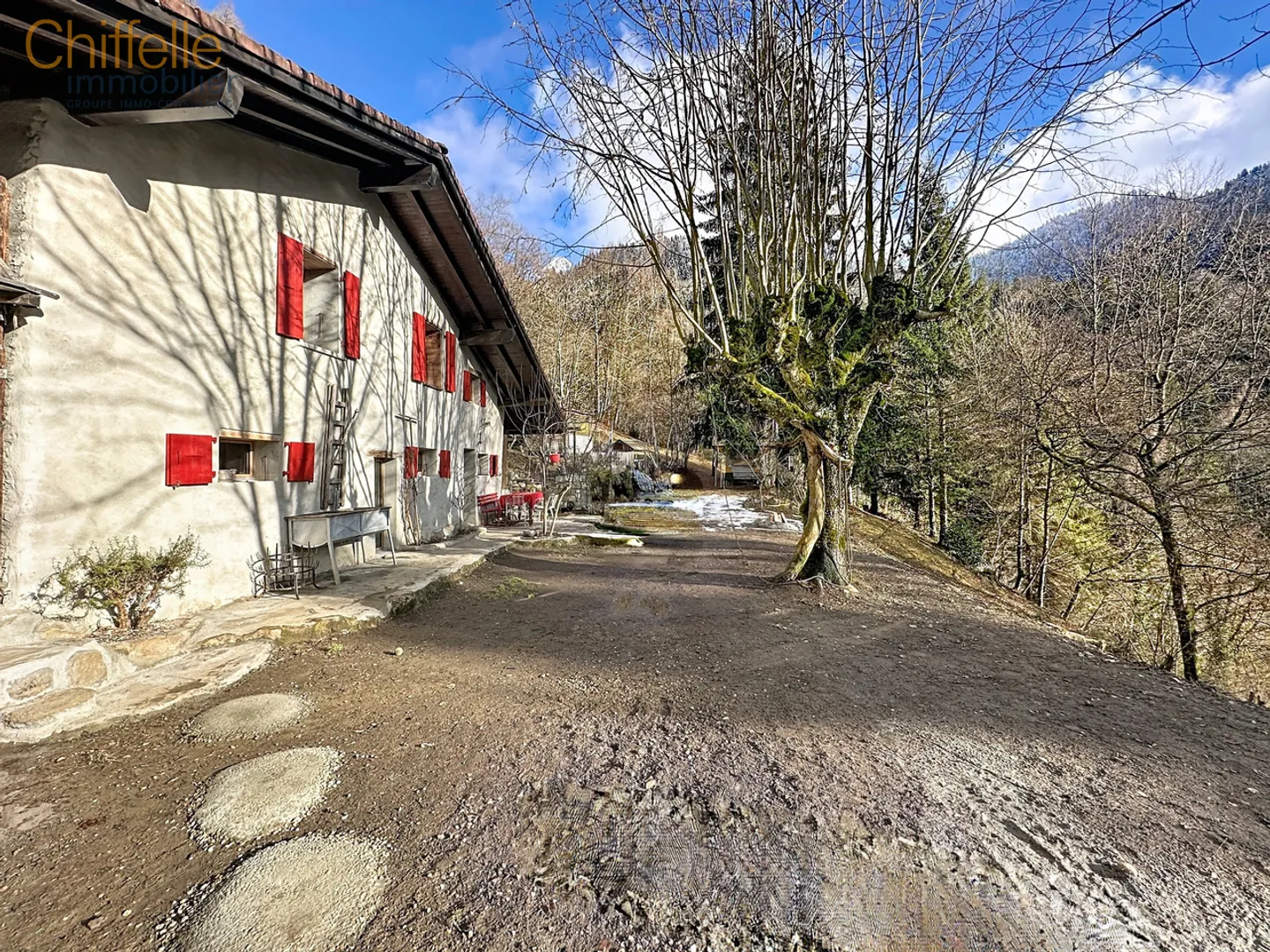 Casa ristrutturata in un rifugio di pace e natura, 4x4 indispensabile - Foto 2 di 11