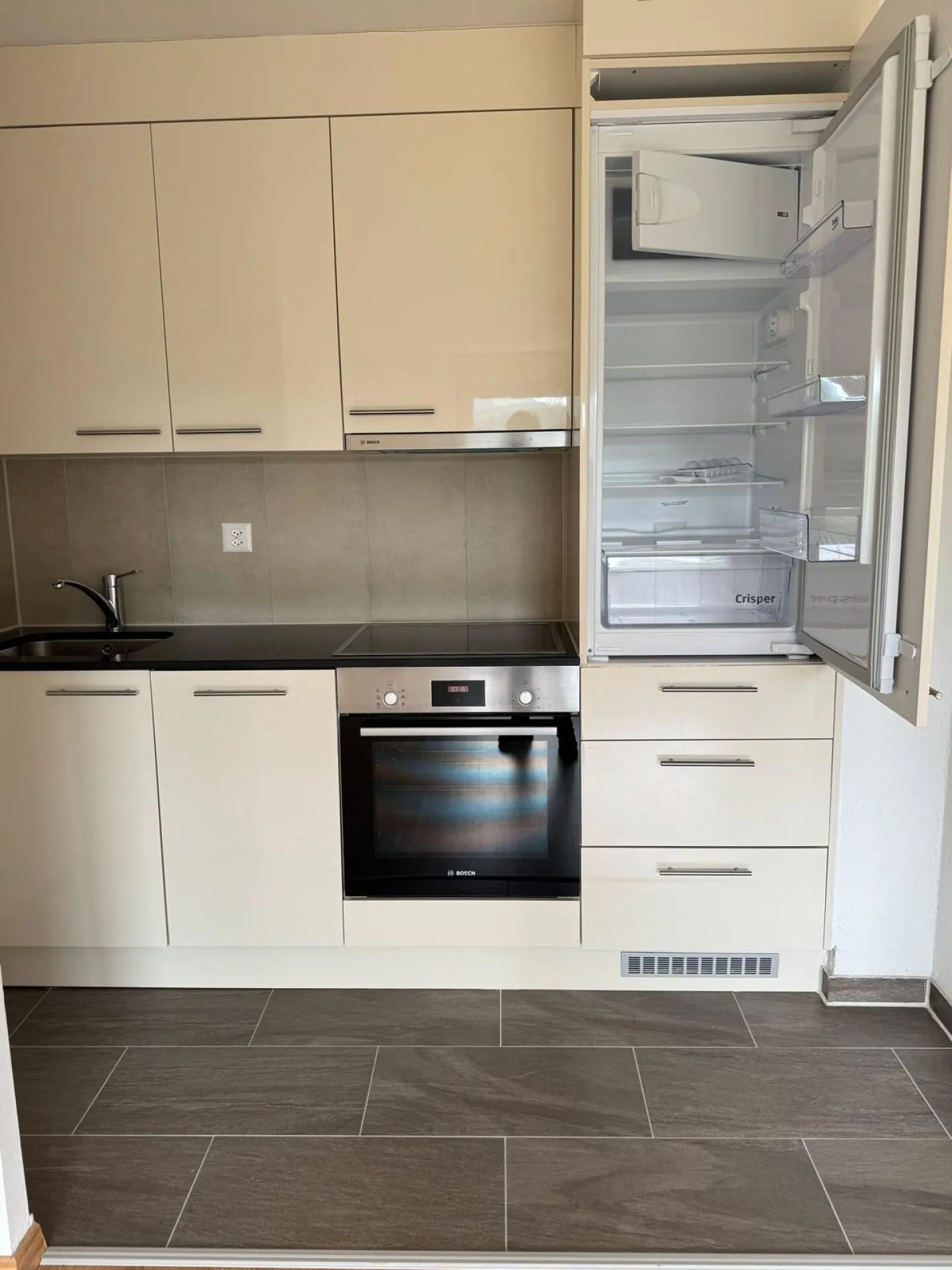 Appartamento piacevole e ben curato con bella vista di 2 stanze - Foto 4 di 11