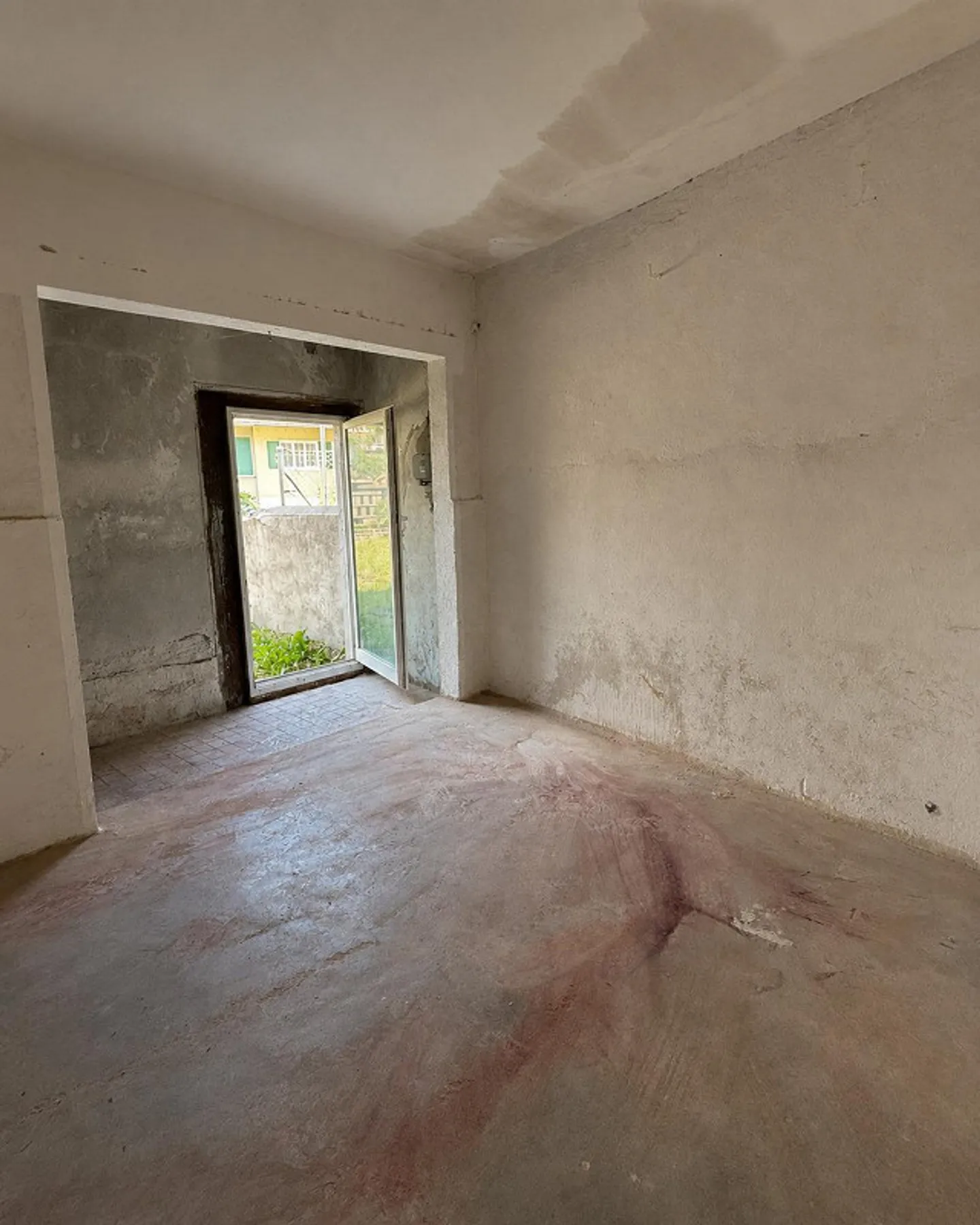 Atelier ou studio à louer - Photo 2 sur 5